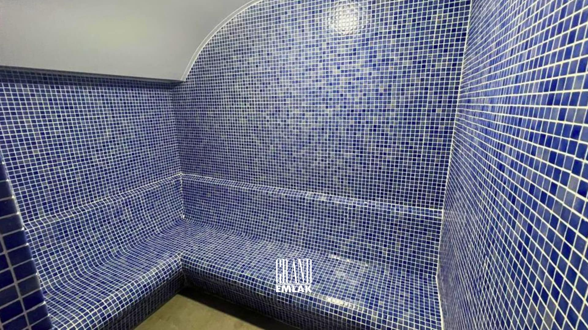 Güzeloba’da Lüks Site İçerisinde Mobilyalı 2+1 Satılık Dubleks Daire (8)