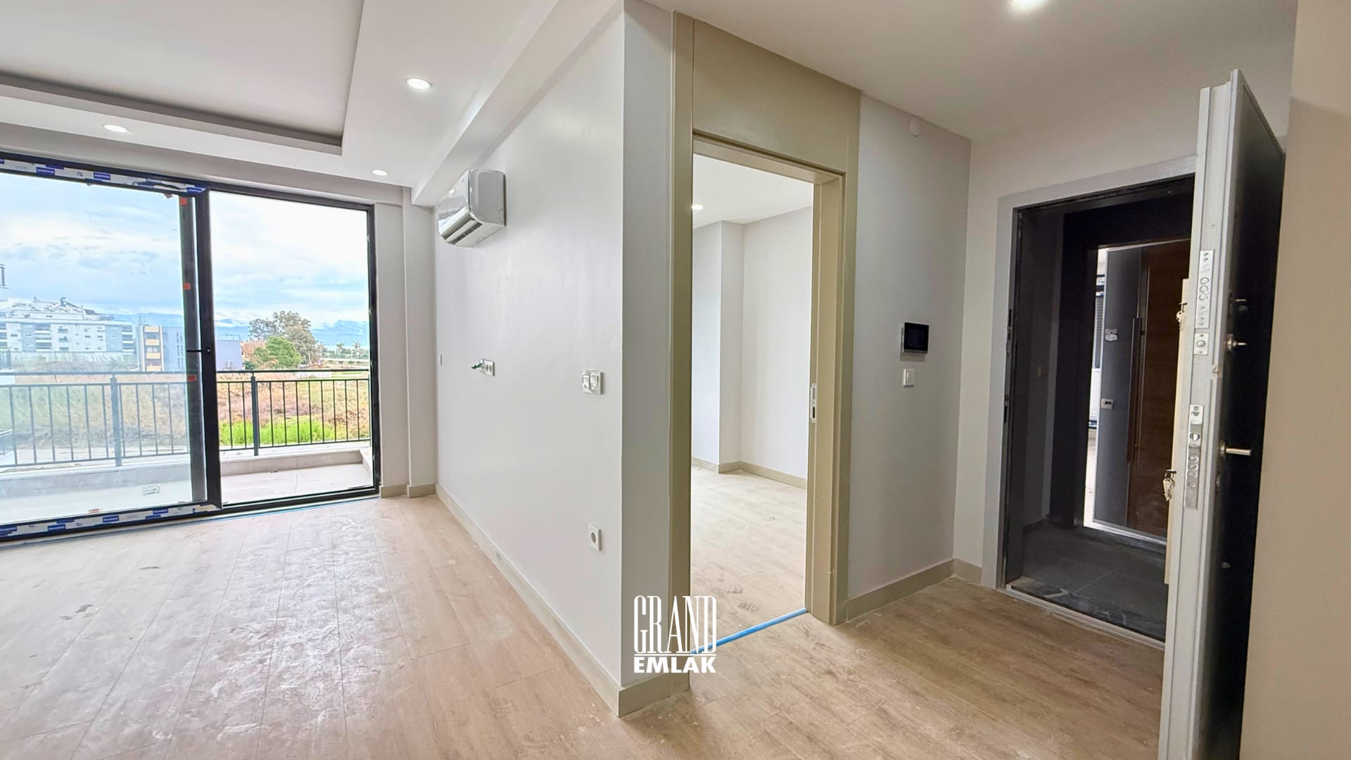 Lukka Coast Sitesi’nde Finike Sahili’ne Yakın 2. katta 1+1 Satılık Daire 1 (14)