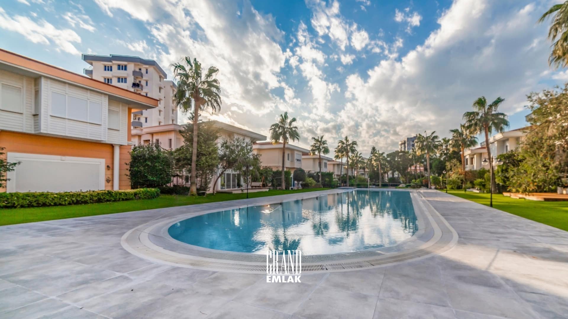 FENER KONAKLARI’NDA KİRALIK MÜSTAKİL 4+2 LÜKS VİLLA (13)