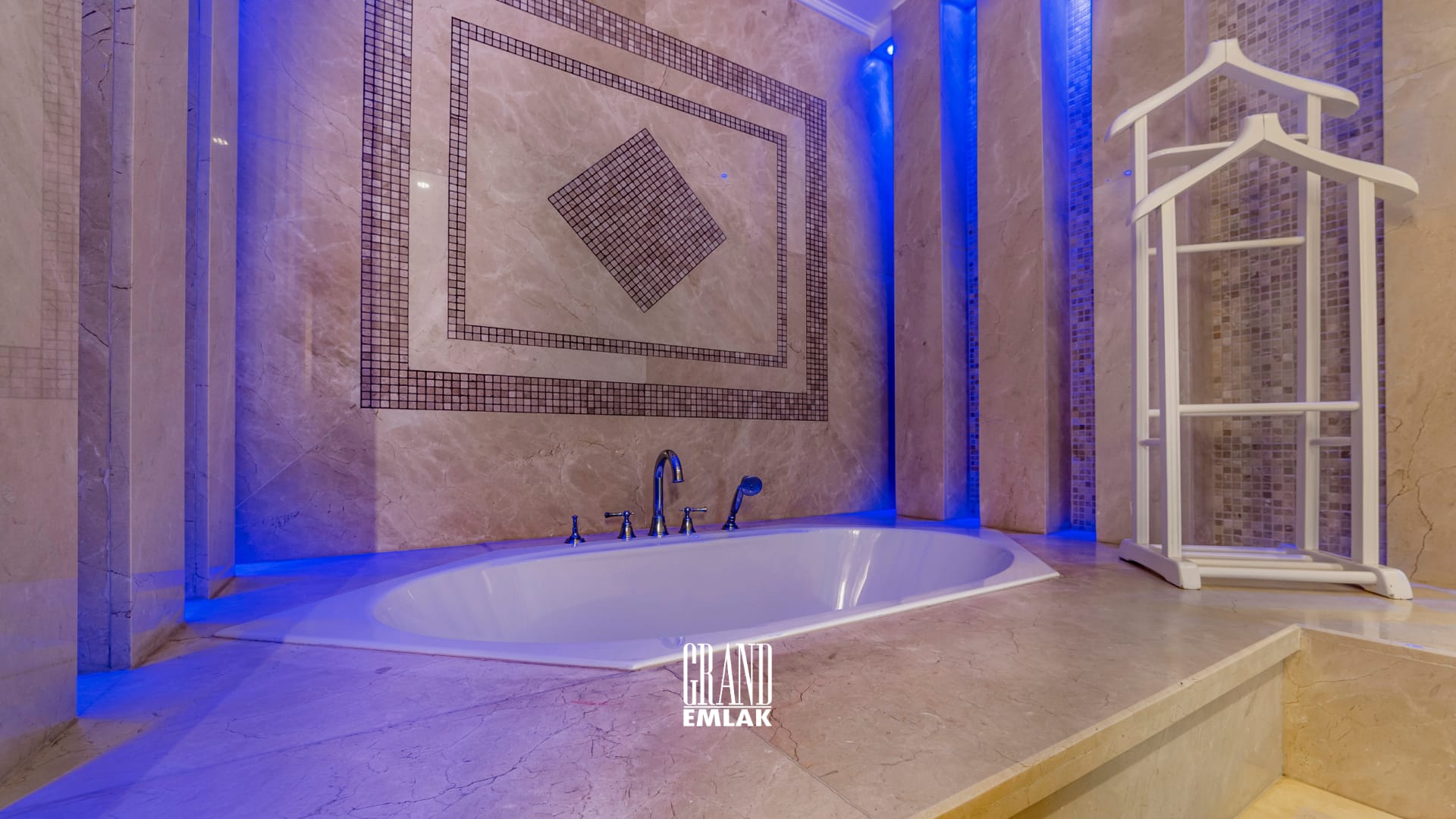 FENER KONAKLARI’NDA KİRALIK MÜSTAKİL 4+2 LÜKS VİLLA (61)