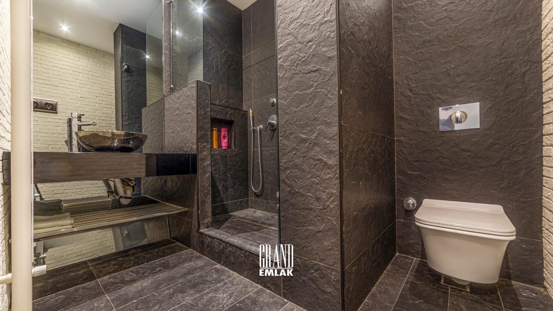 FENER KONAKLARI’NDA SATILIK MÜSTAKİL 4+2 LÜKS VİLLA (43)