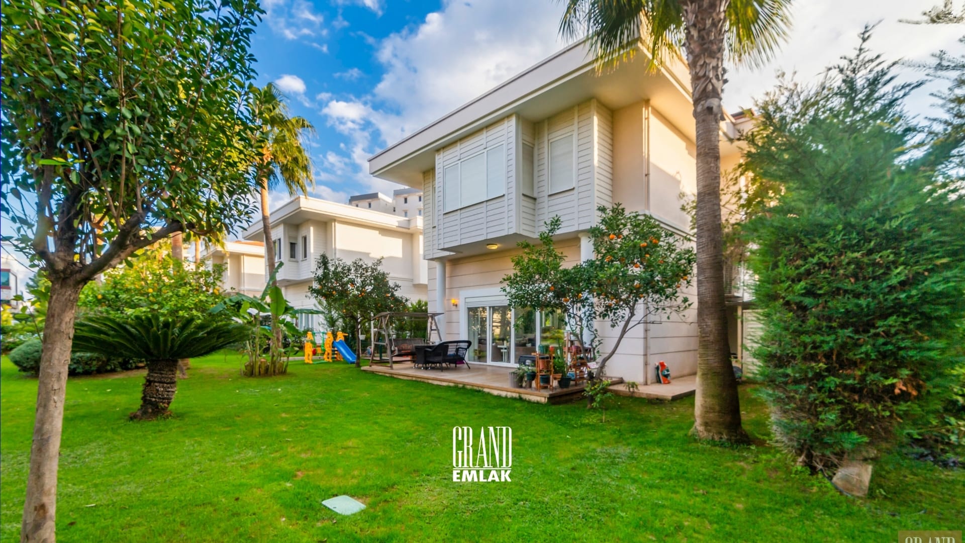 FENER KONAKLARI’NDA SATILIK MÜSTAKİL 4+2 LÜKS VİLLA logolu (16)