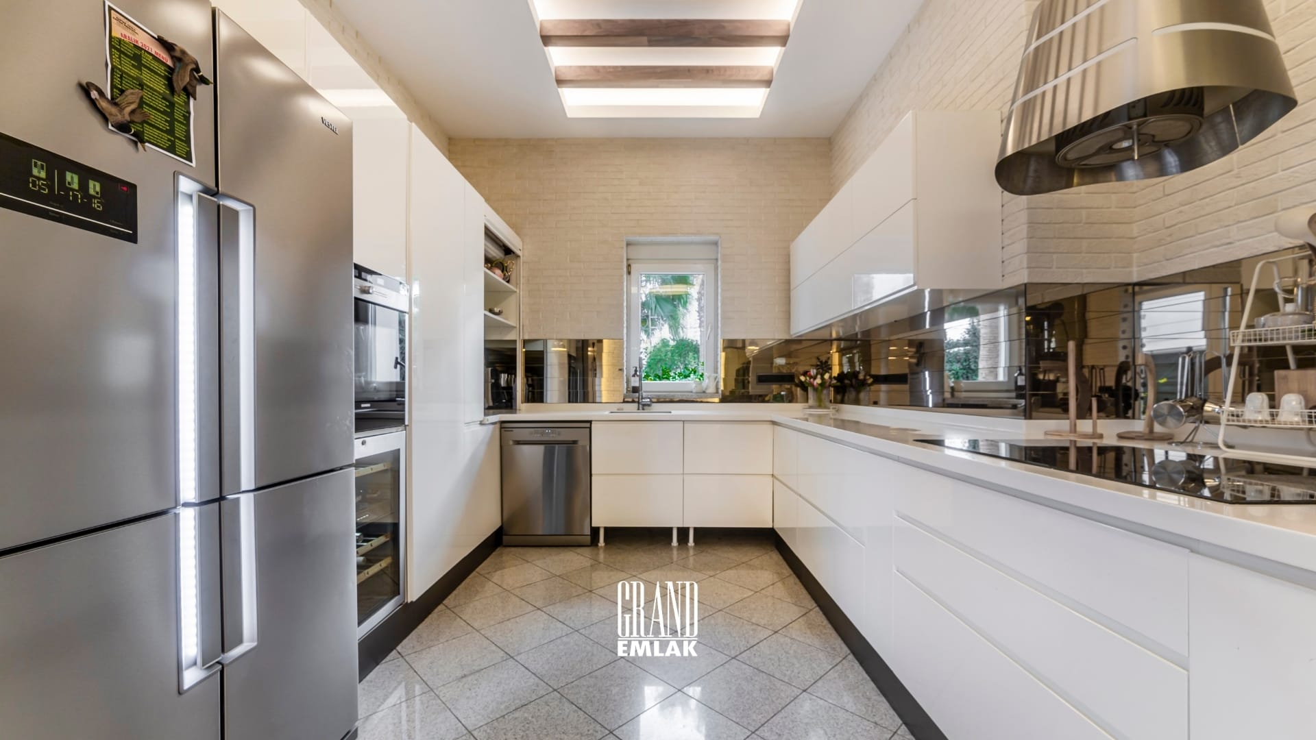 FENER KONAKLARI’NDA SATILIK MÜSTAKİL 4+2 LÜKS VİLLA logolu (25)