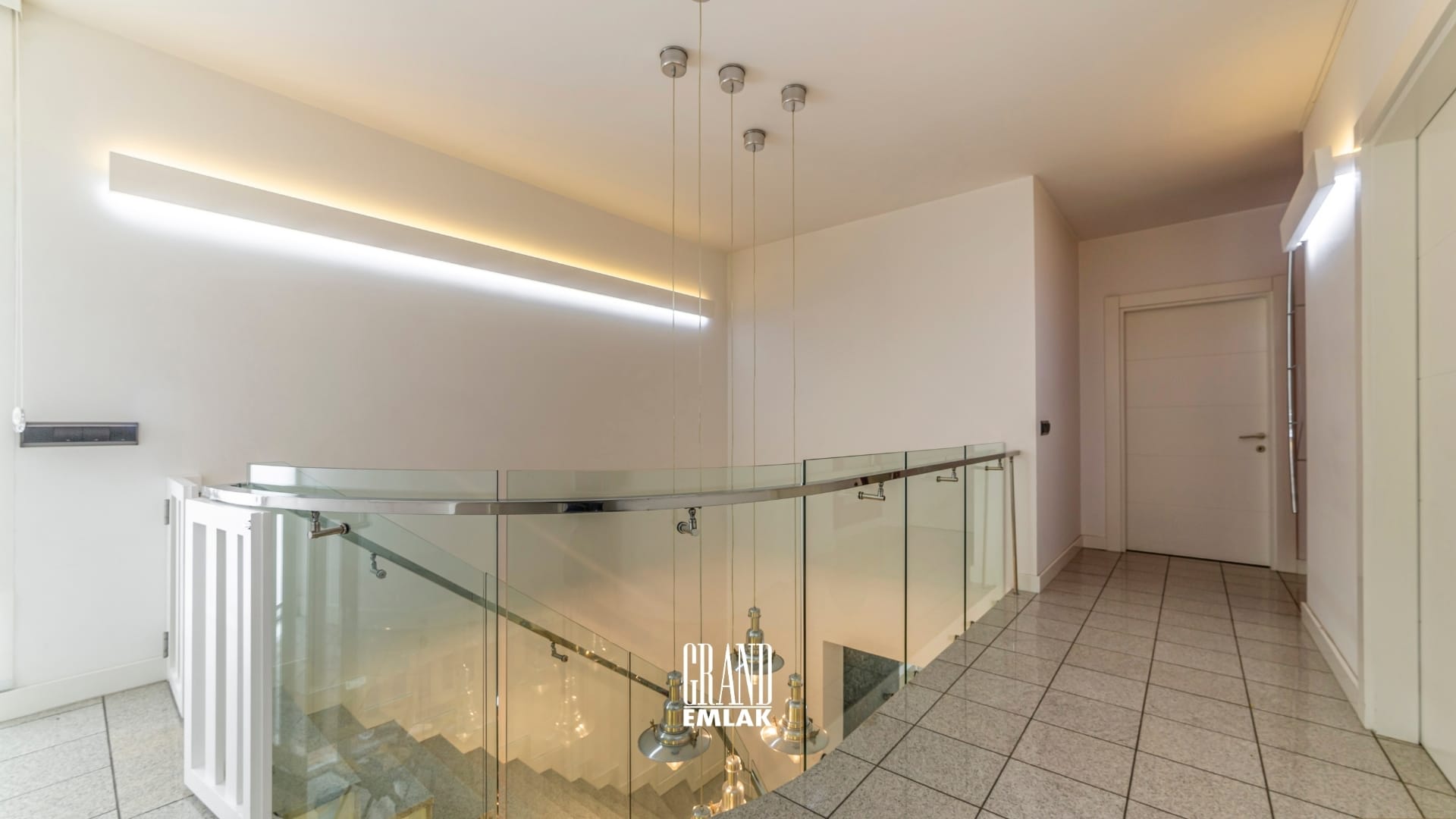 FENER KONAKLARI’NDA SATILIK MÜSTAKİL 4+2 LÜKS VİLLA logolu (39)