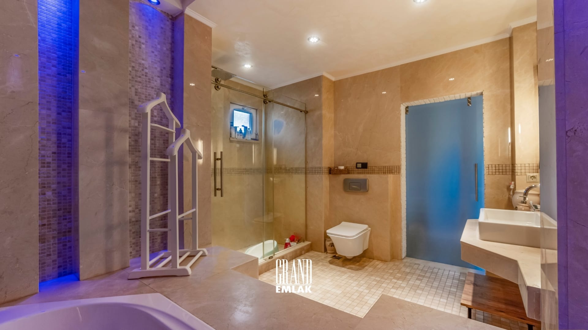 FENER KONAKLARI’NDA SATILIK MÜSTAKİL 4+2 LÜKS VİLLA logolu (50)