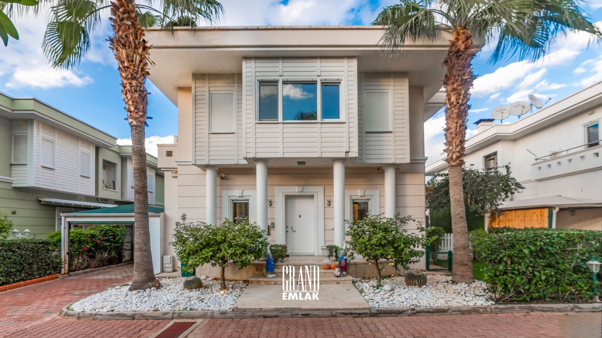 FENER KONAKLARI’NDA SATILIK MÜSTAKİL 4+2 LÜKS VİLLA logolu (6)