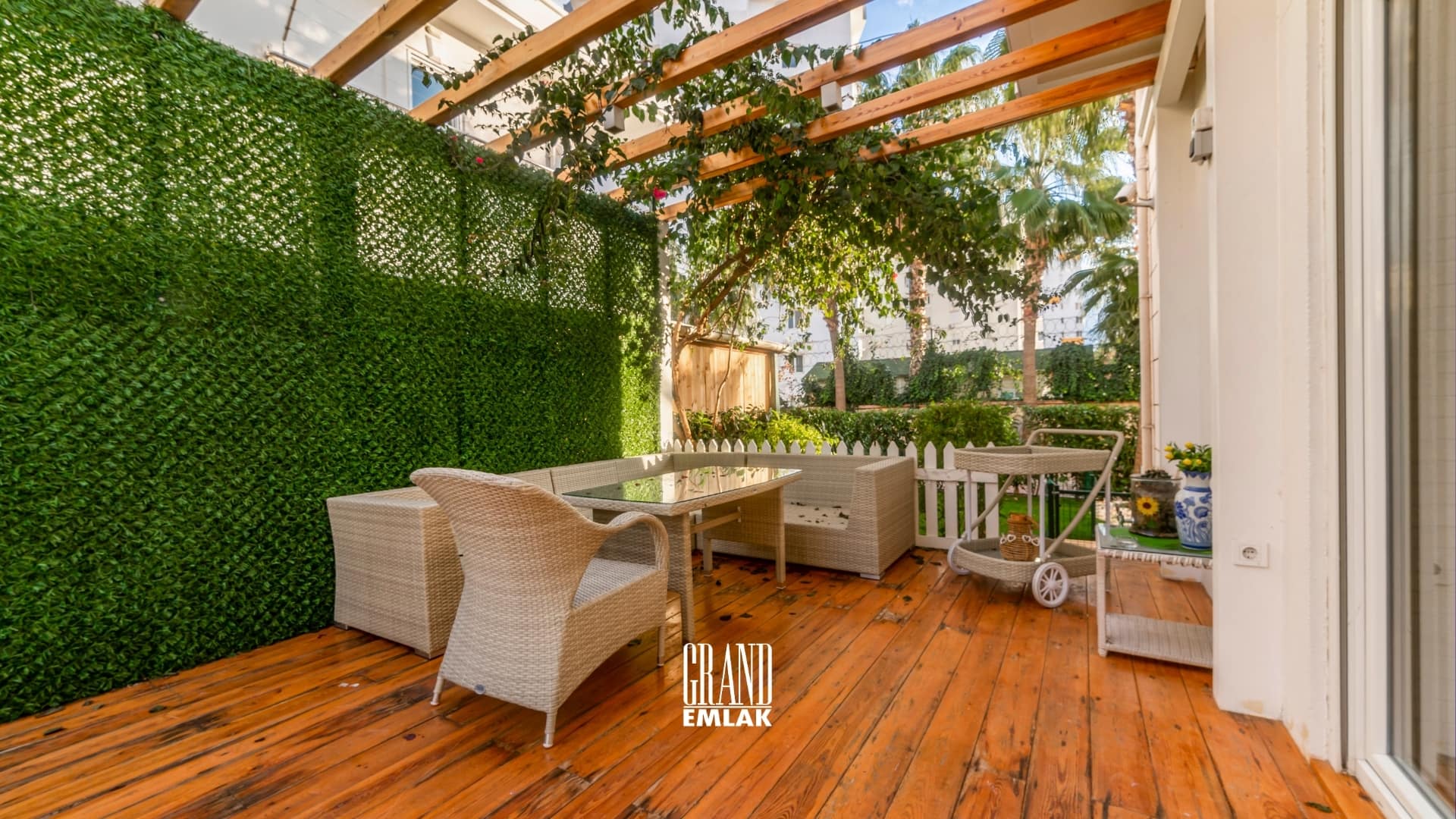 FENER KONAKLARI’NDA SATILIK MÜSTAKİL 4+2 LÜKS VİLLA logolu (9)