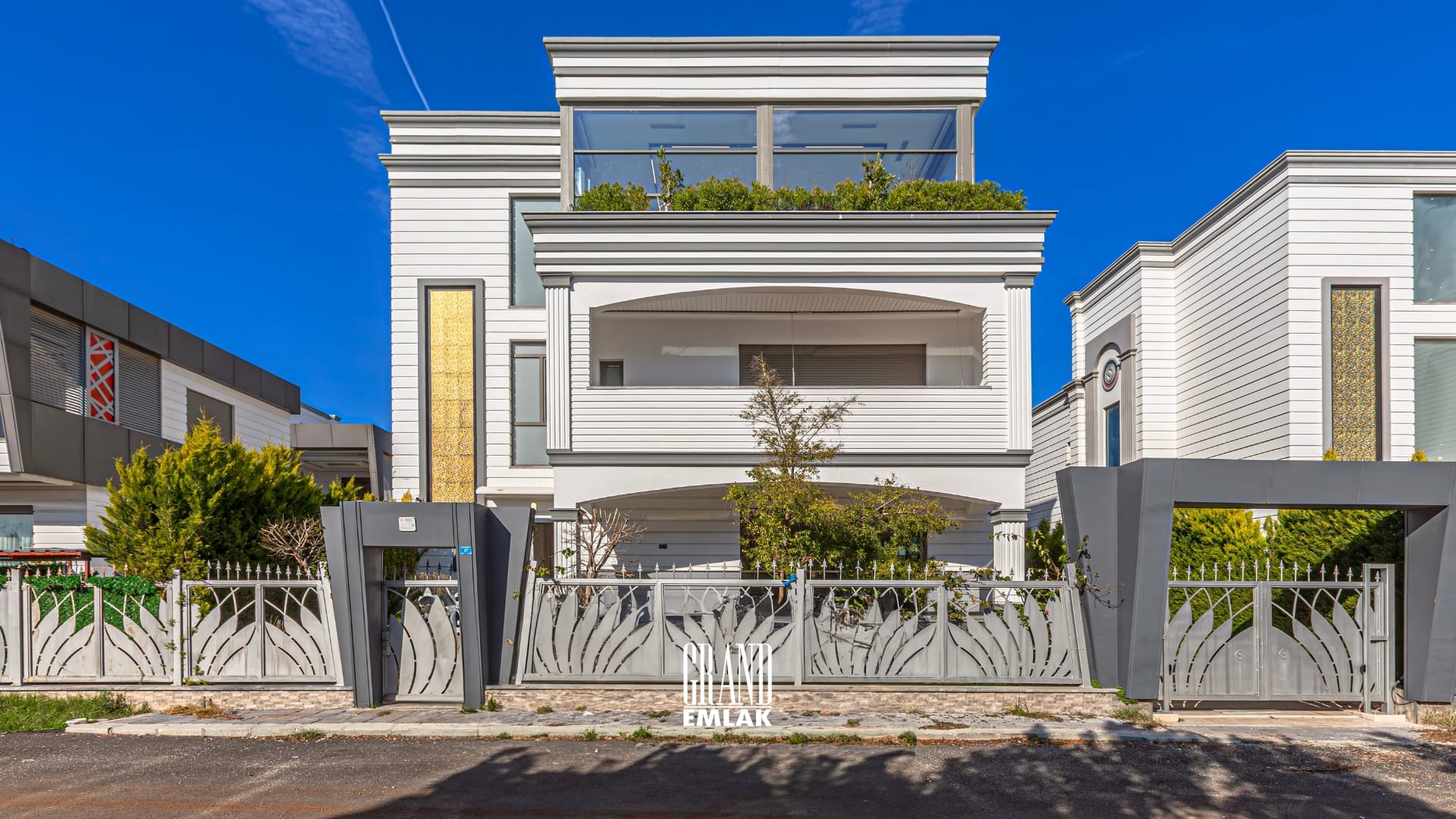 Lüks Site İçeresinde, Özel Açık ve Kapalı Yüzme Havuzlu 6+1 Villa (1)