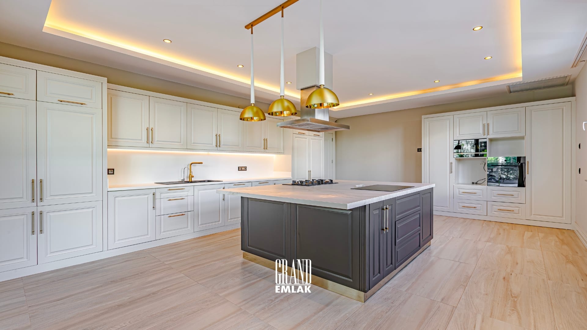 Lüks Site İçeresinde, Özel Açık ve Kapalı Yüzme Havuzlu 6+1 Villa (22)
