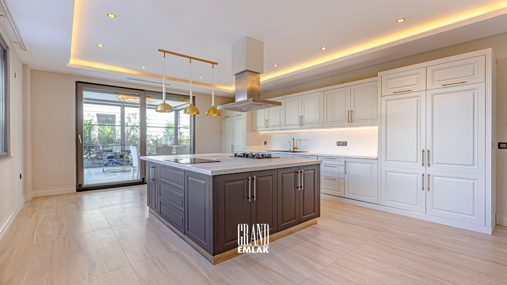 Lüks Site İçeresinde, Özel Açık ve Kapalı Yüzme Havuzlu 6+1 Villa (24)