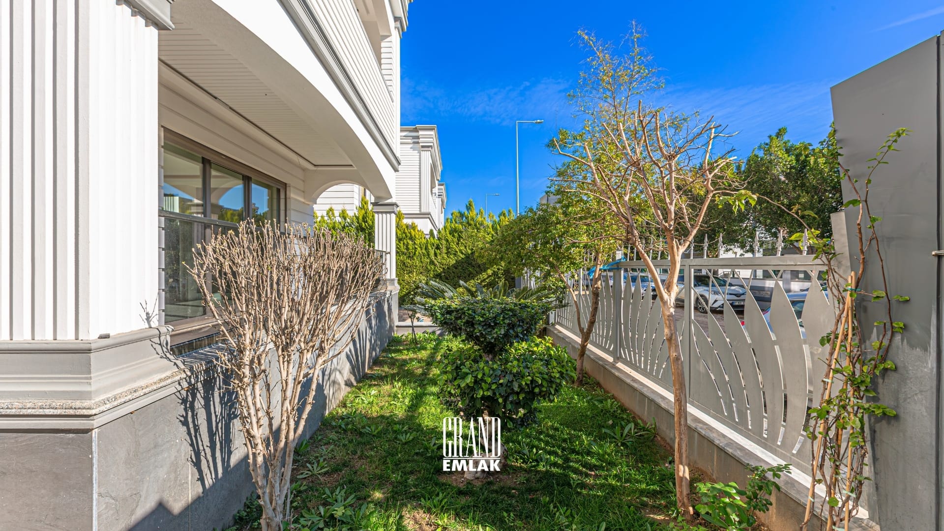 Lüks Site İçeresinde, Özel Açık ve Kapalı Yüzme Havuzlu 6+1 Villa (25)