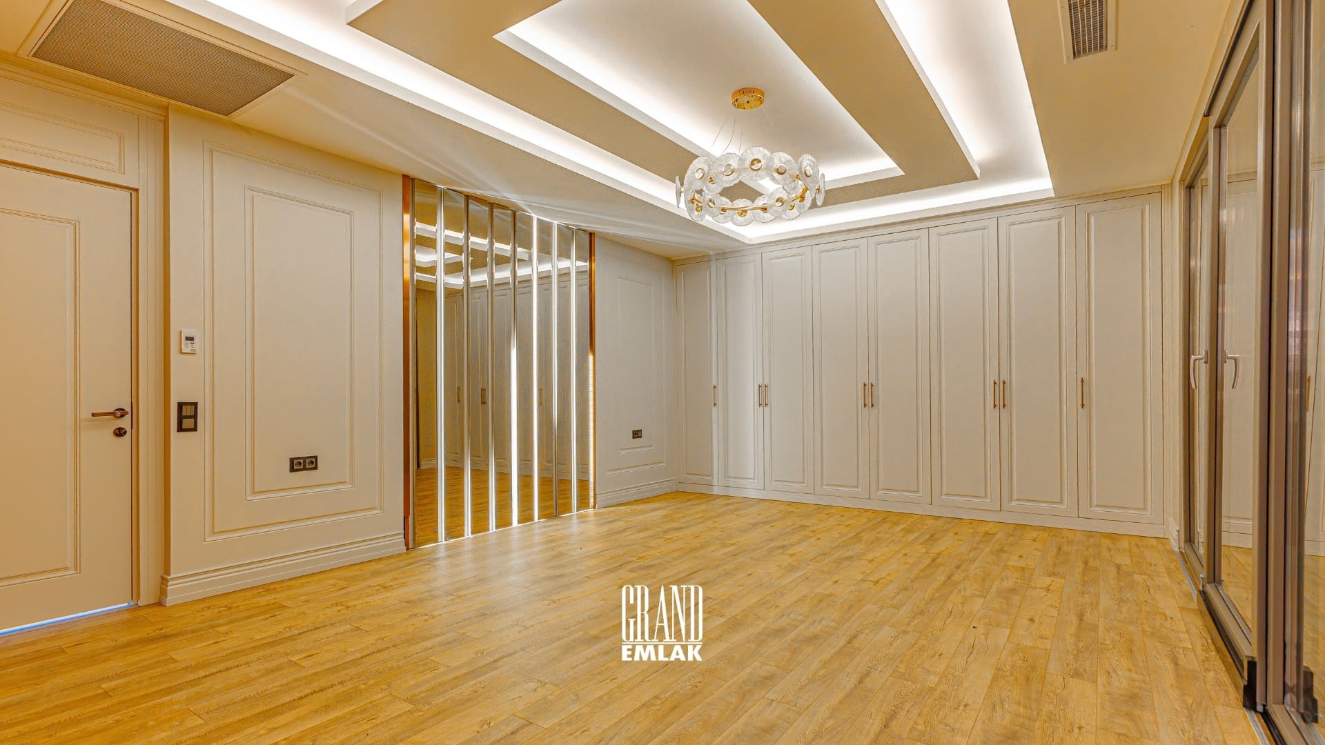 Lüks Site İçeresinde, Özel Açık ve Kapalı Yüzme Havuzlu 6+1 Villa (36)