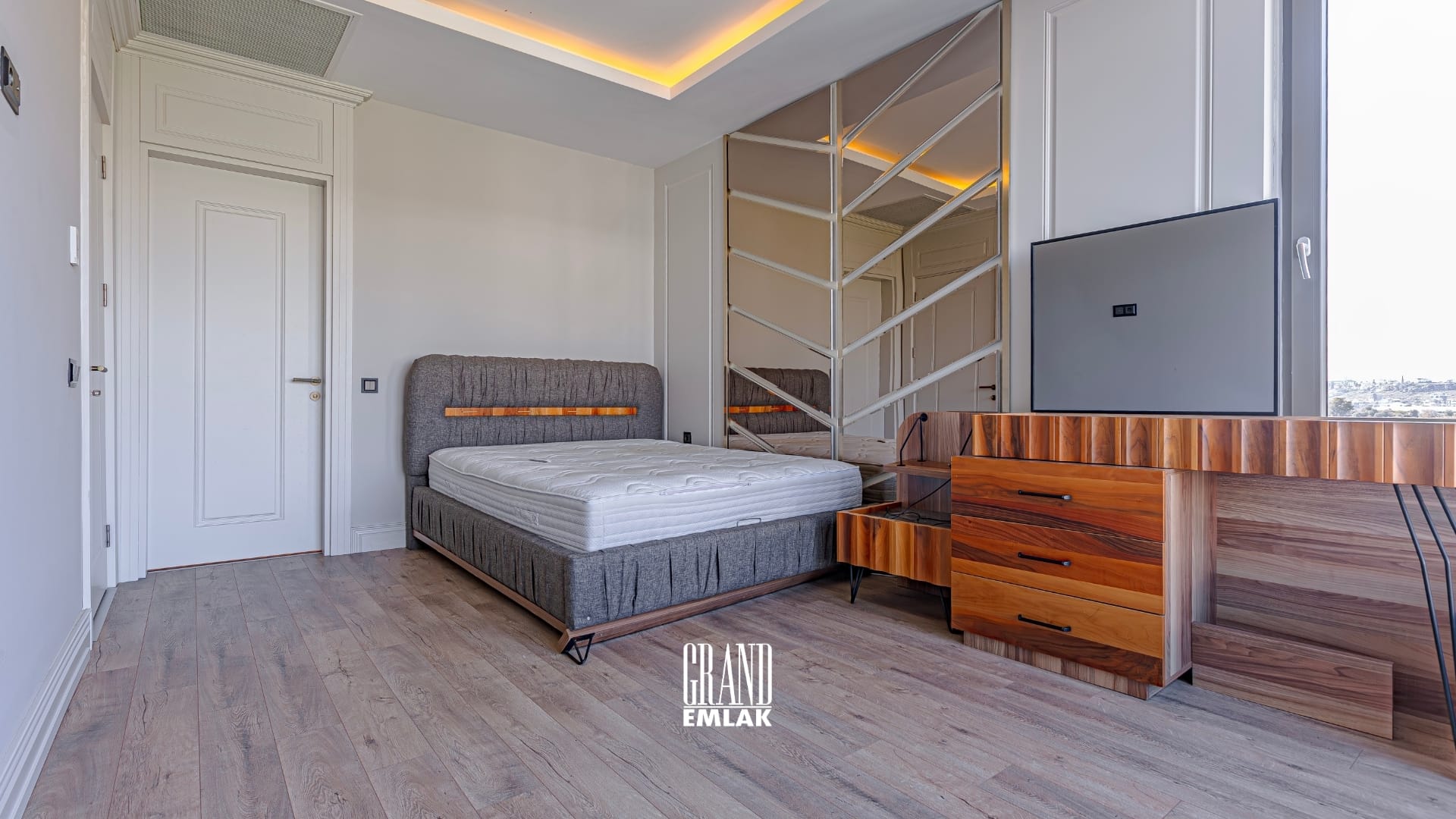 Lüks Site İçeresinde, Özel Açık ve Kapalı Yüzme Havuzlu 6+1 Villa (52)