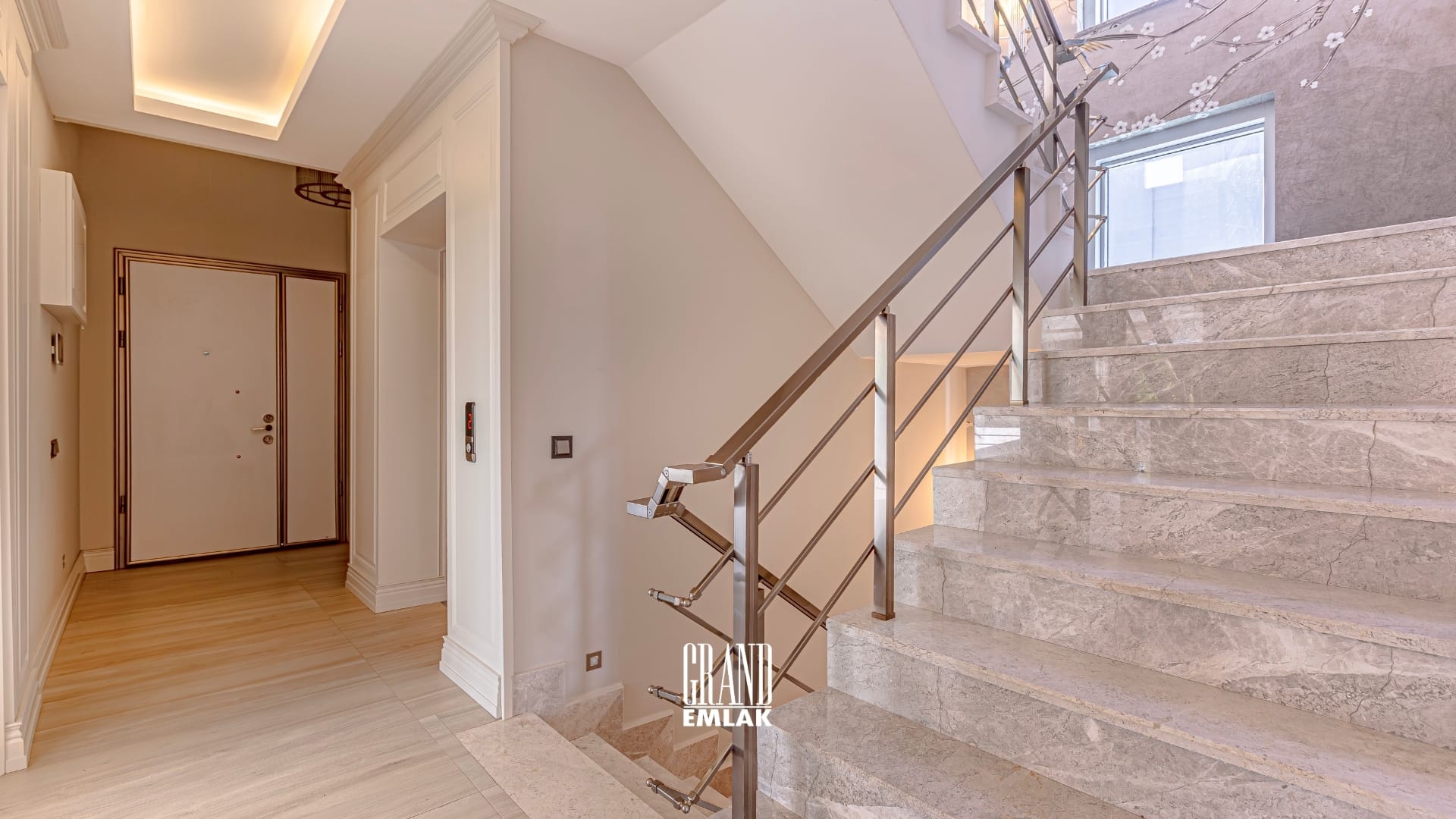 Lüks Site İçeresinde, Özel Açık ve Kapalı Yüzme Havuzlu 6+1 Villa (66)