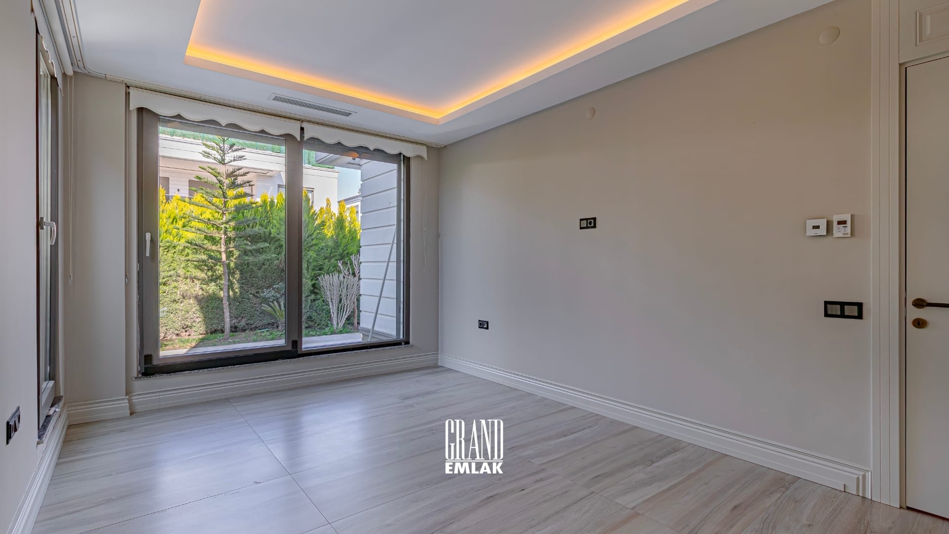 Lüks Site İçeresinde, Özel Açık ve Kapalı Yüzme Havuzlu 6+1 Villa (67)
