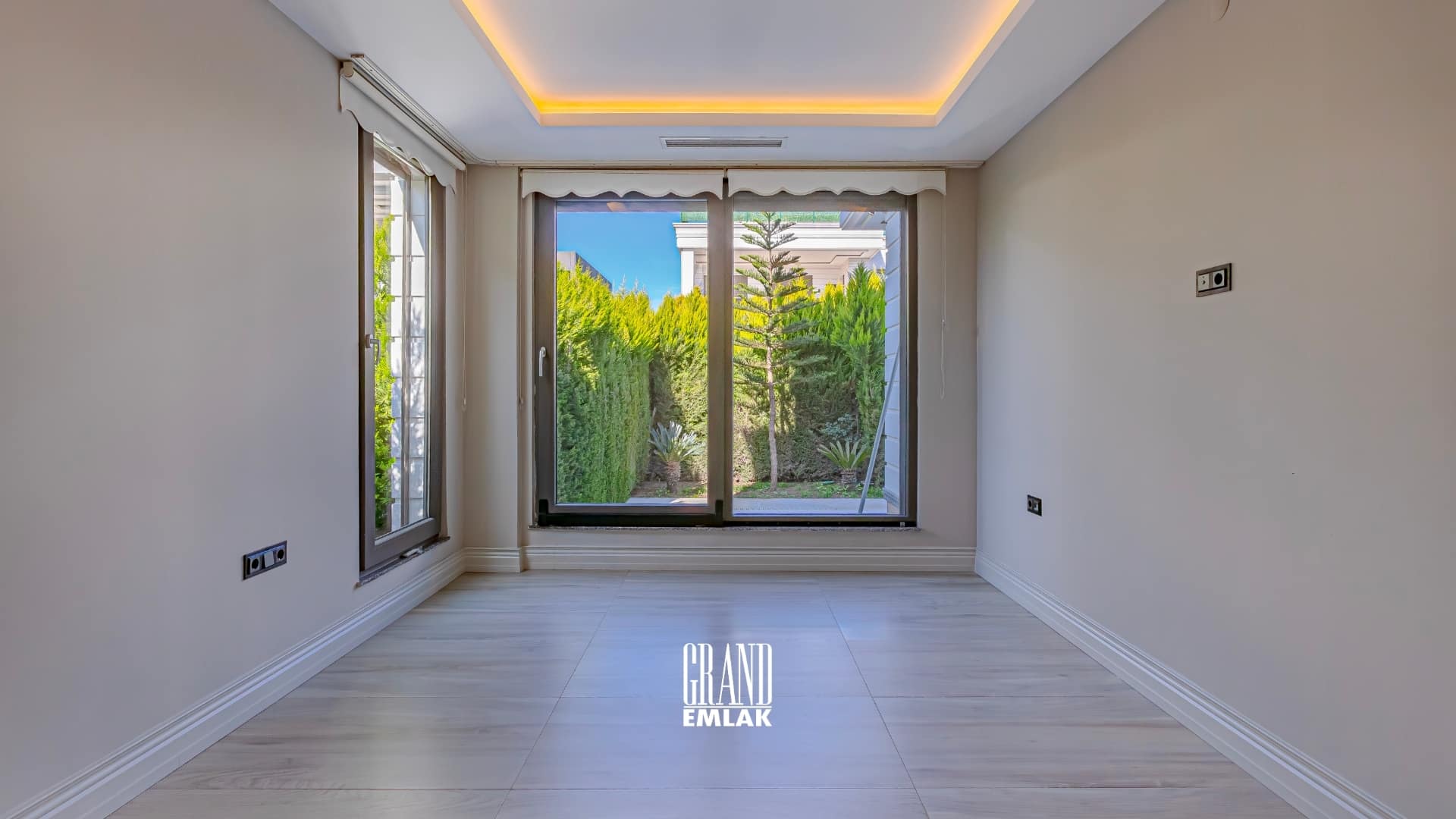 Lüks Site İçeresinde, Özel Açık ve Kapalı Yüzme Havuzlu 6+1 Villa (68)
