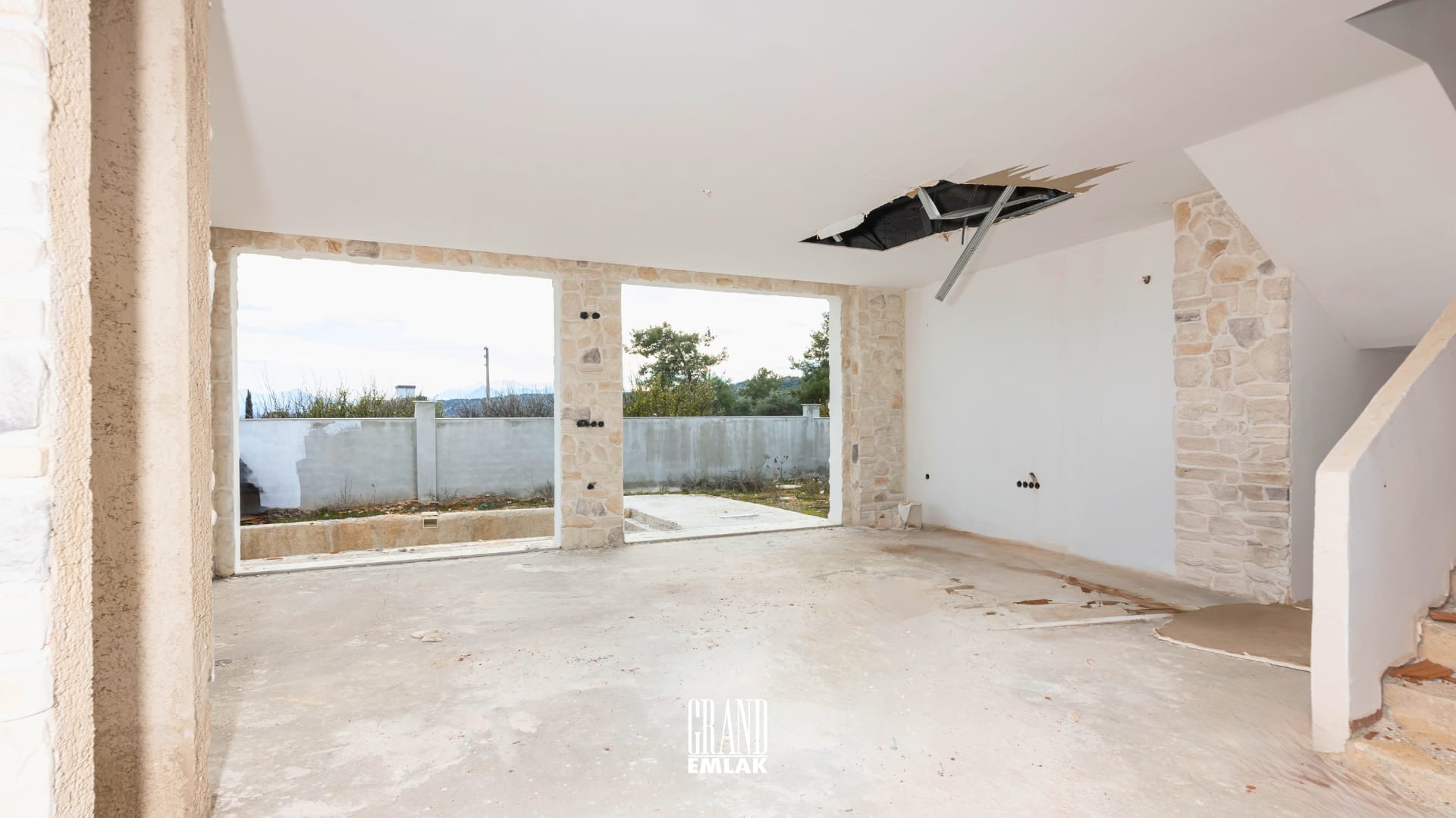 gaziler’de villa grand logolu (11)