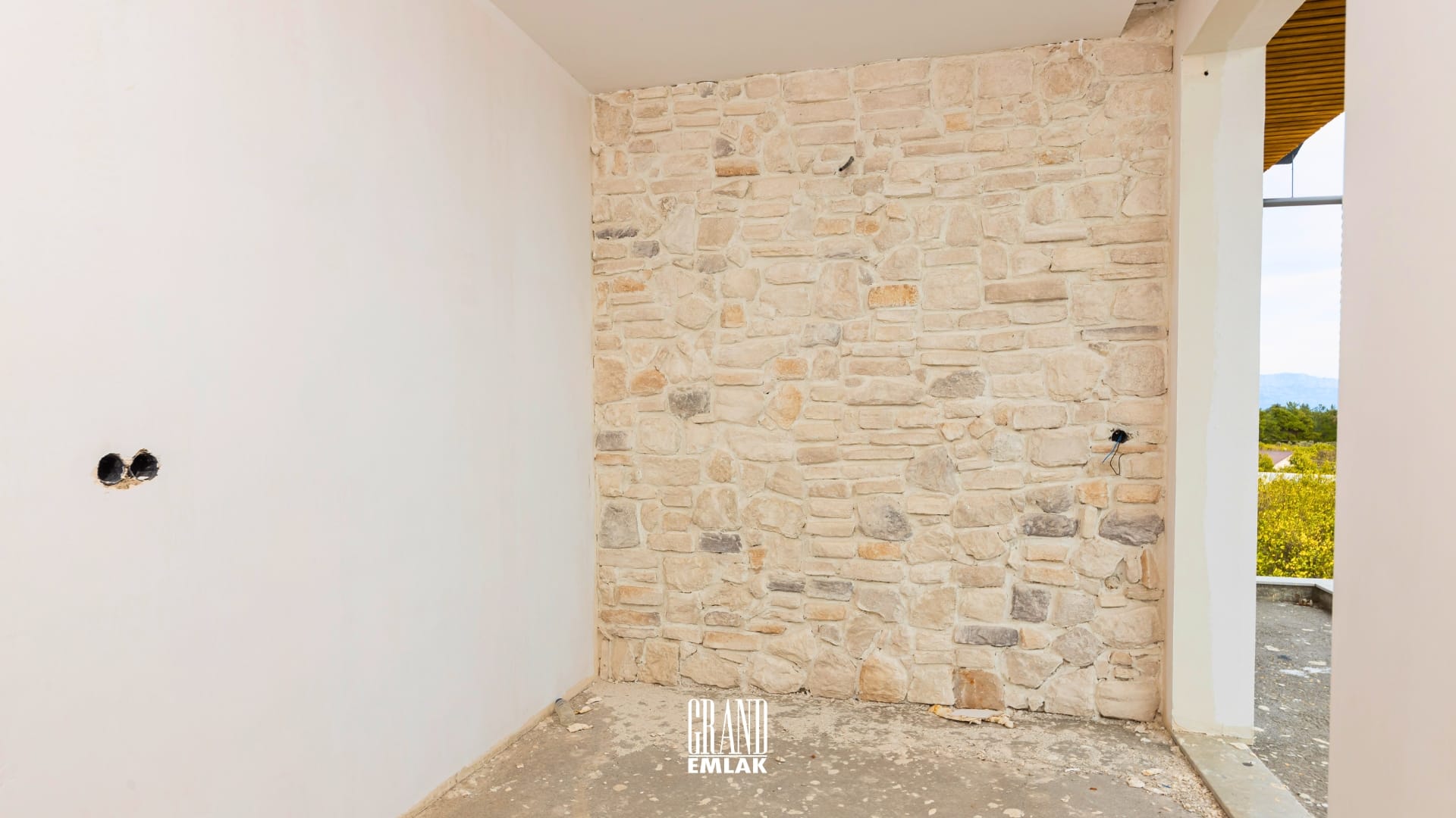 gaziler’de villa grand logolu (12)
