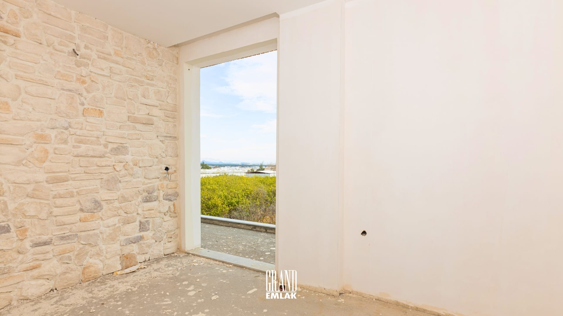 gaziler’de villa grand logolu (13)