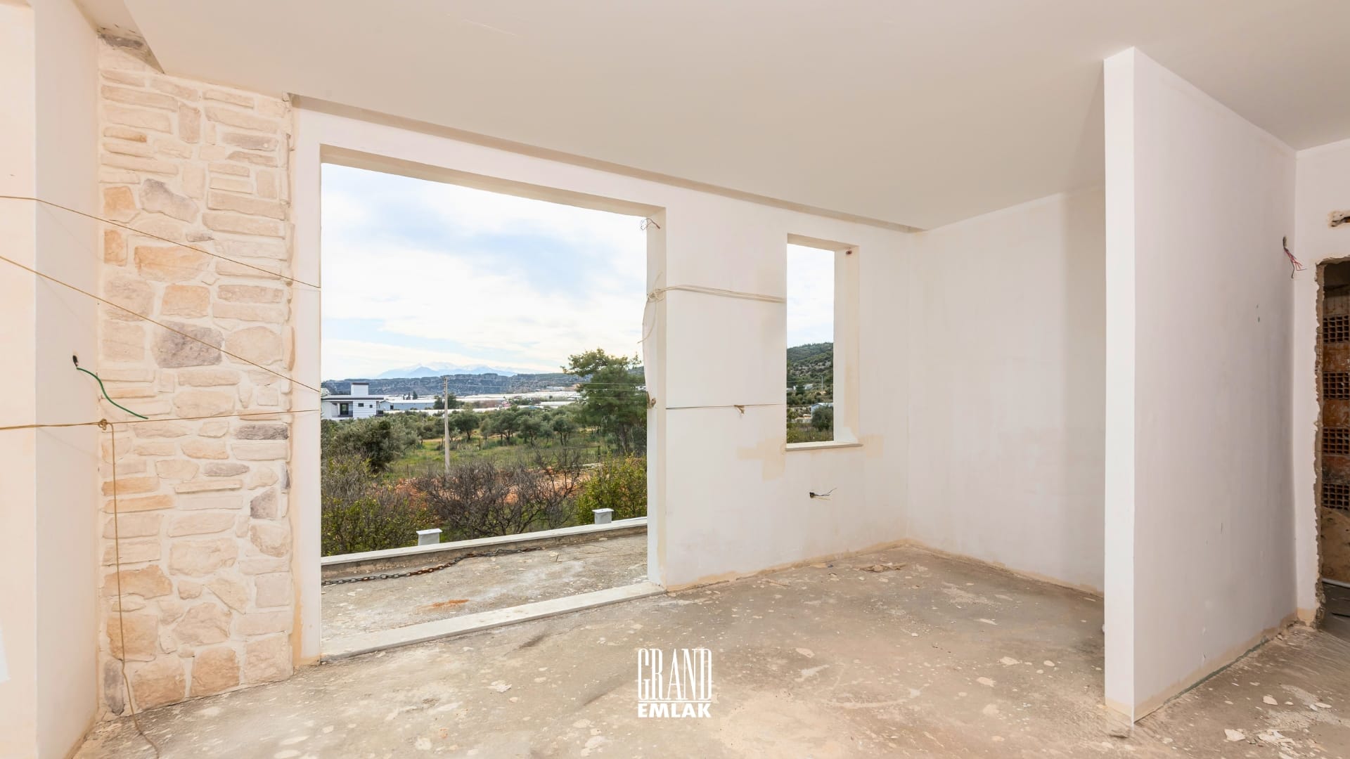 gaziler’de villa grand logolu (14)