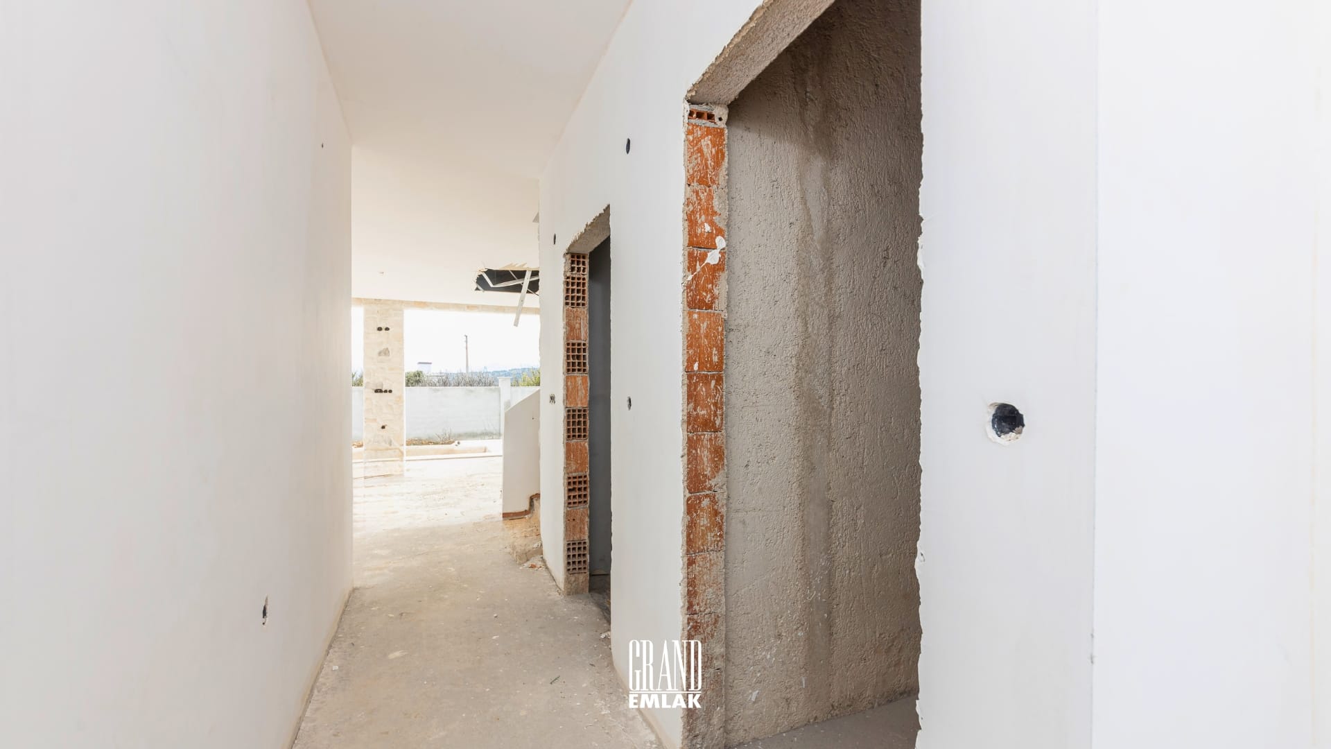 gaziler’de villa grand logolu (15)