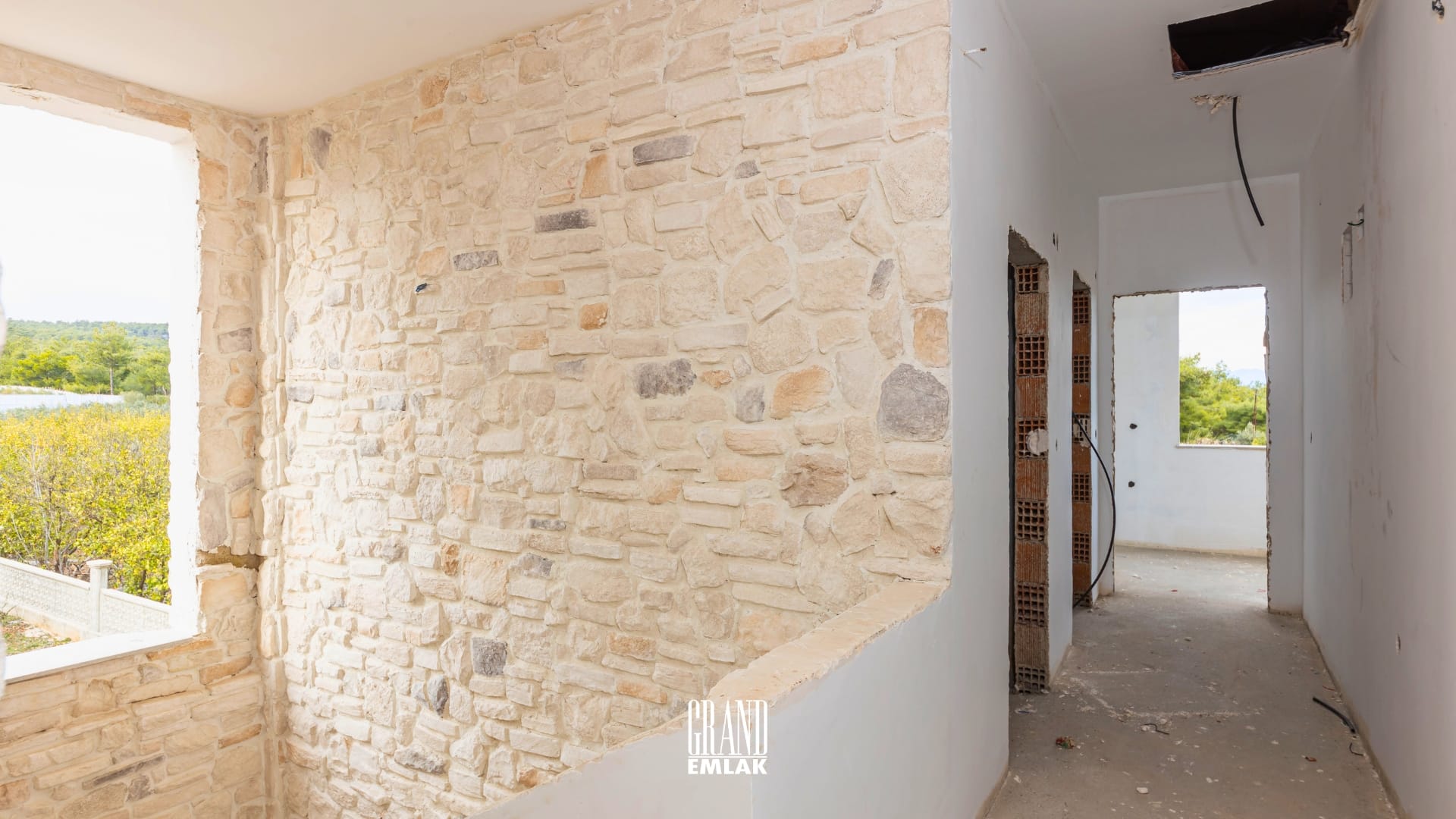 gaziler’de villa grand logolu (18)