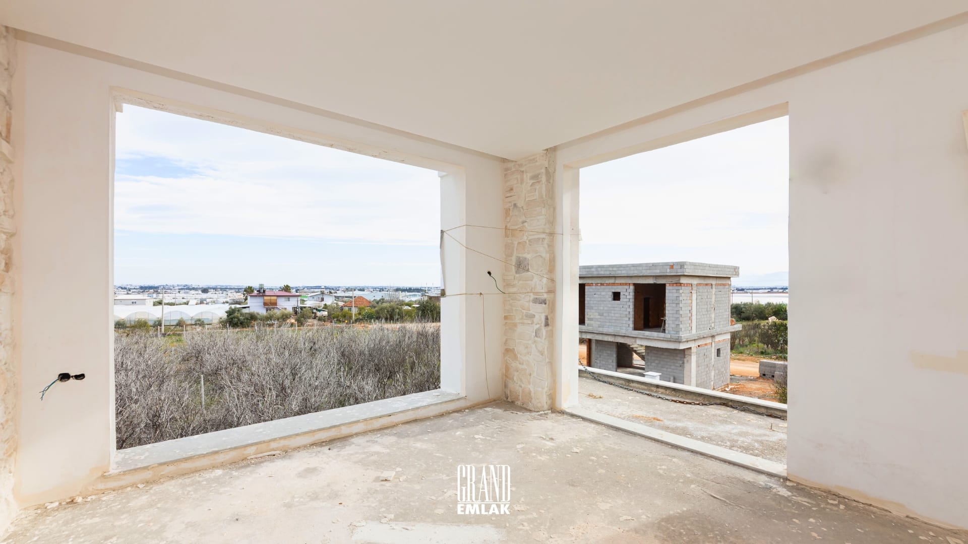 gaziler’de villa grand logolu (19)