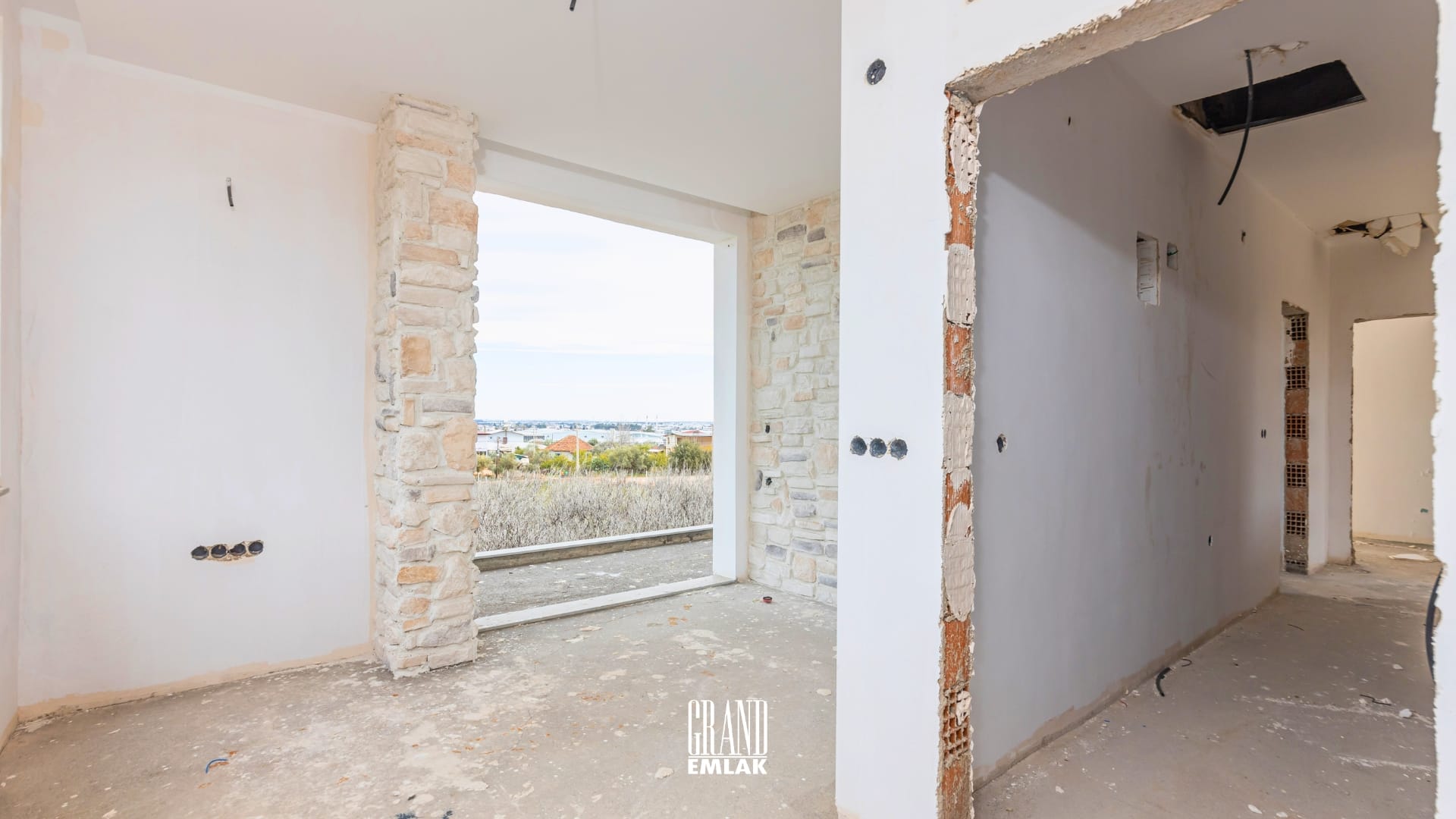gaziler’de villa grand logolu (21)