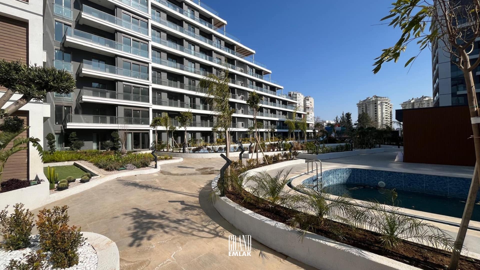 Altıntaş Cross Twins’te Havuz Cepheli 1+1 Satılık Daire (10)