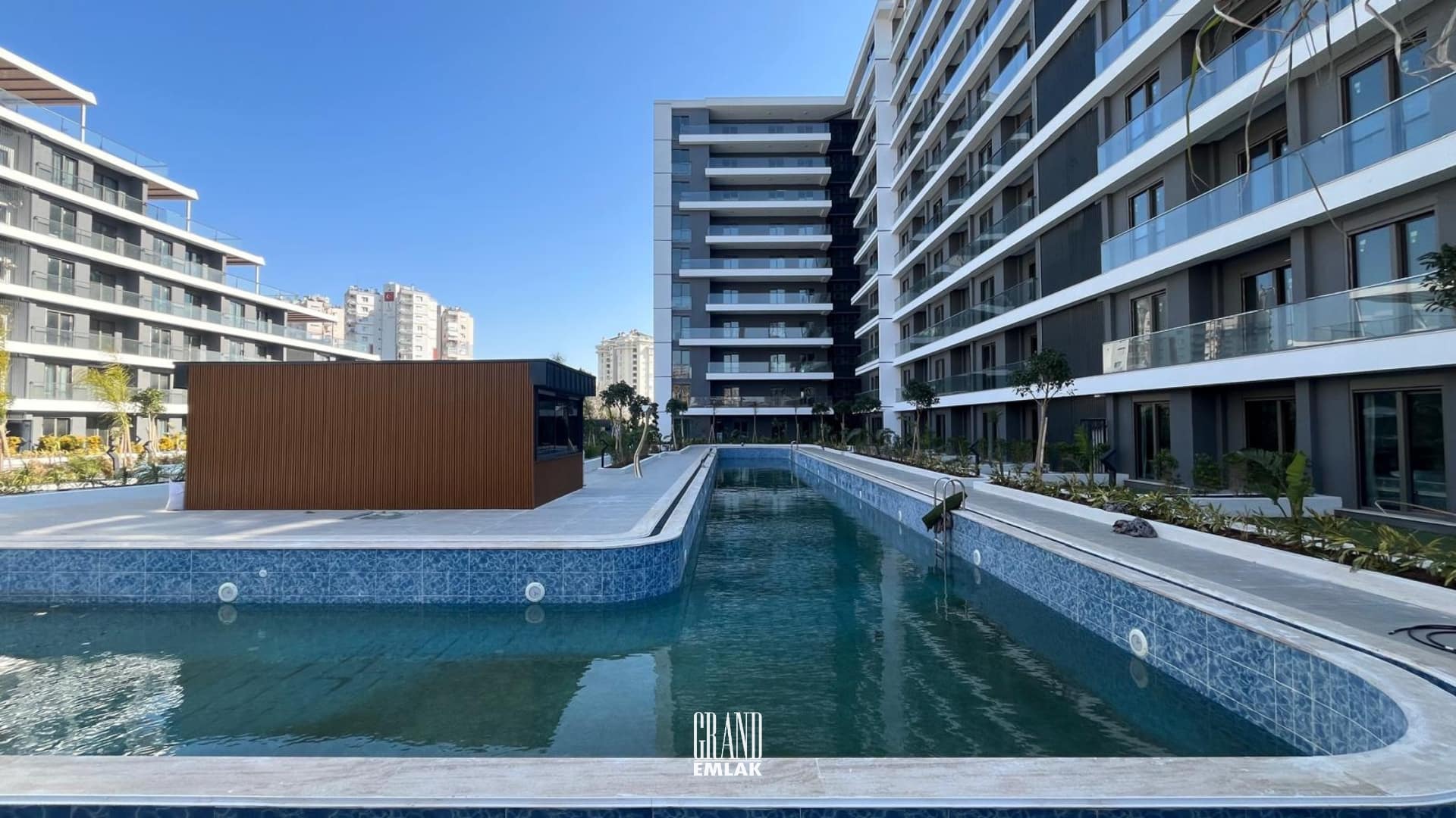 Altıntaş Cross Twins’te Havuz Cepheli 1+1 Satılık Daire (11)