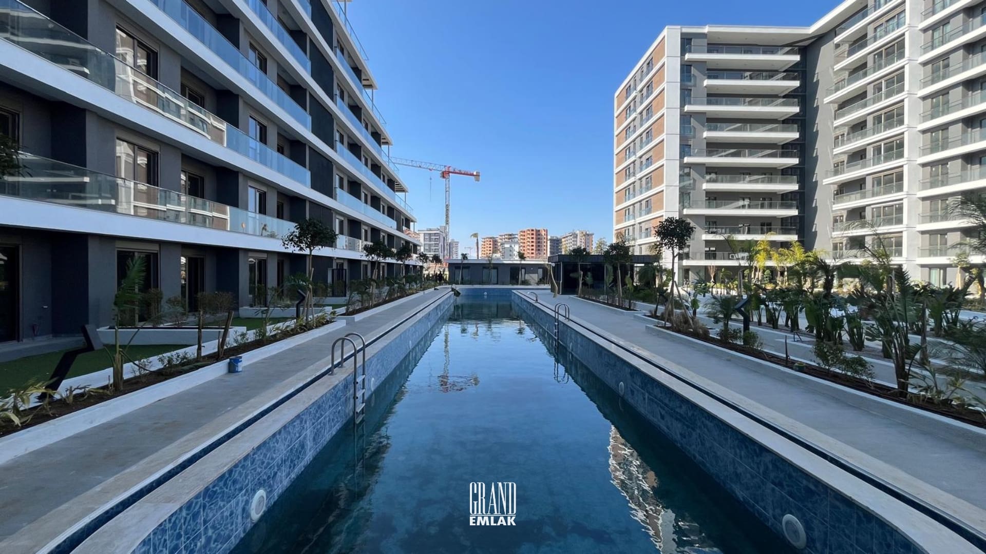 Altıntaş Cross Twins’te Havuz Cepheli 1+1 Satılık Daire (14)