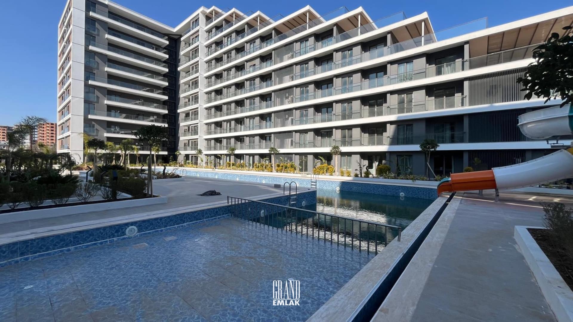 Altıntaş Cross Twins’te Havuz Cepheli 1+1 Satılık Daire (16)