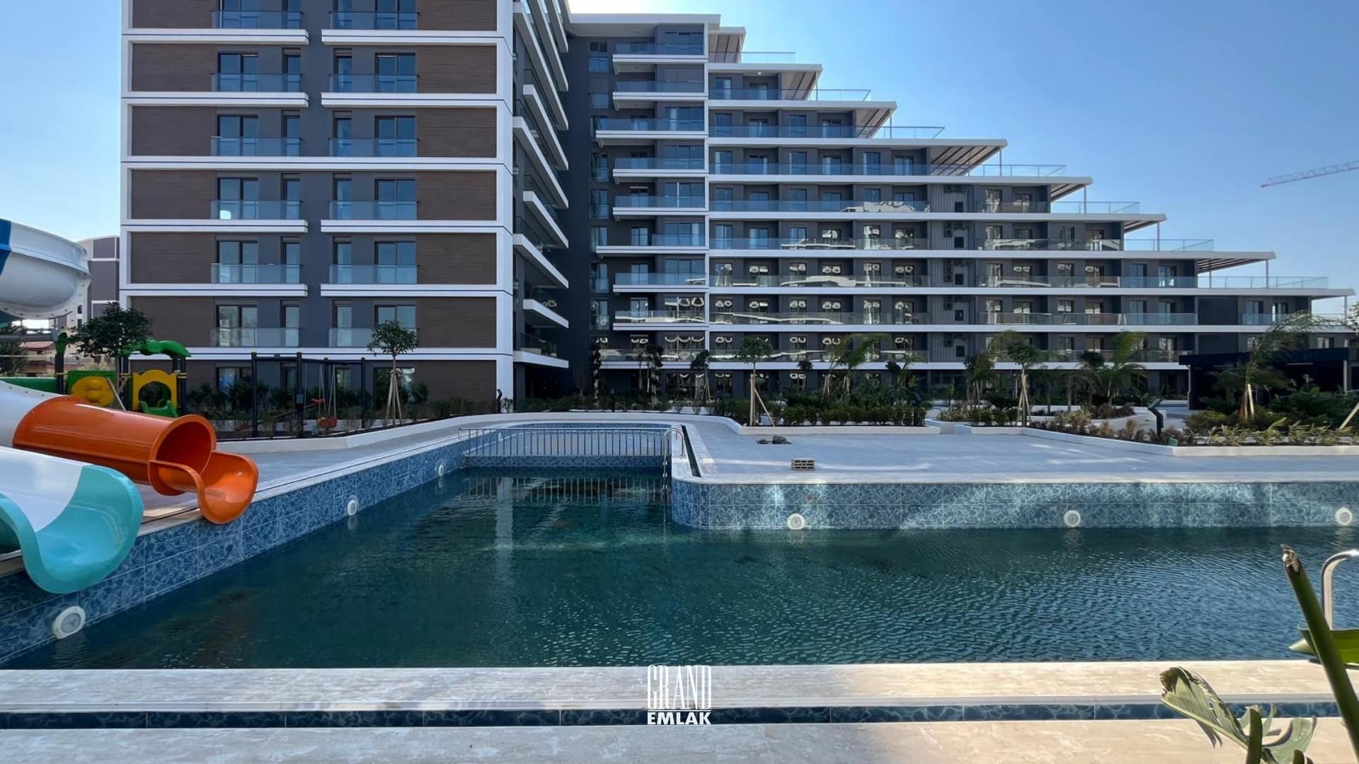 Altıntaş Cross Twins’te Havuz Cepheli 1+1 Satılık Daire (18)