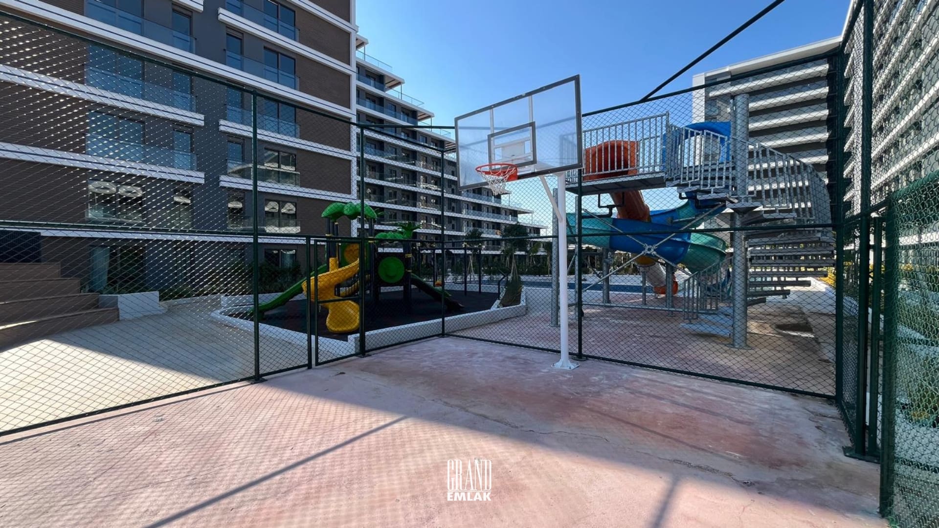 Altıntaş Cross Twins’te Havuz Cepheli 1+1 Satılık Daire (21)