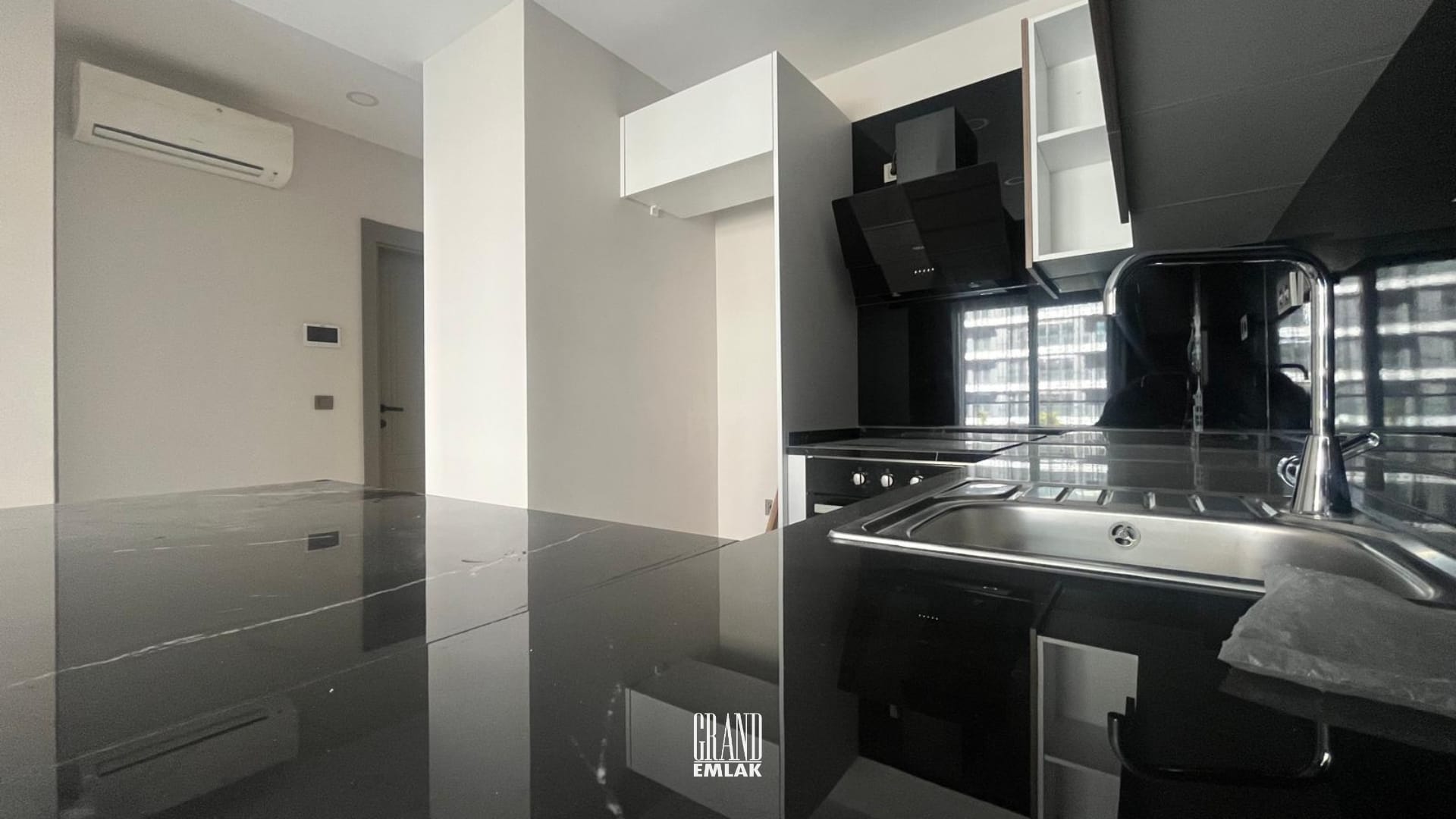 Altıntaş Cross Twins’te Havuz Cepheli 1+1 Satılık Daire (22)