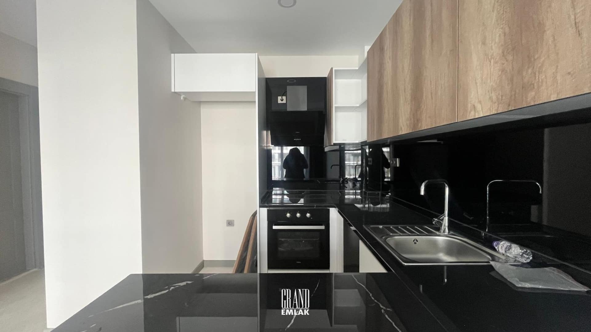 Altıntaş Cross Twins’te Havuz Cepheli 1+1 Satılık Daire (24)