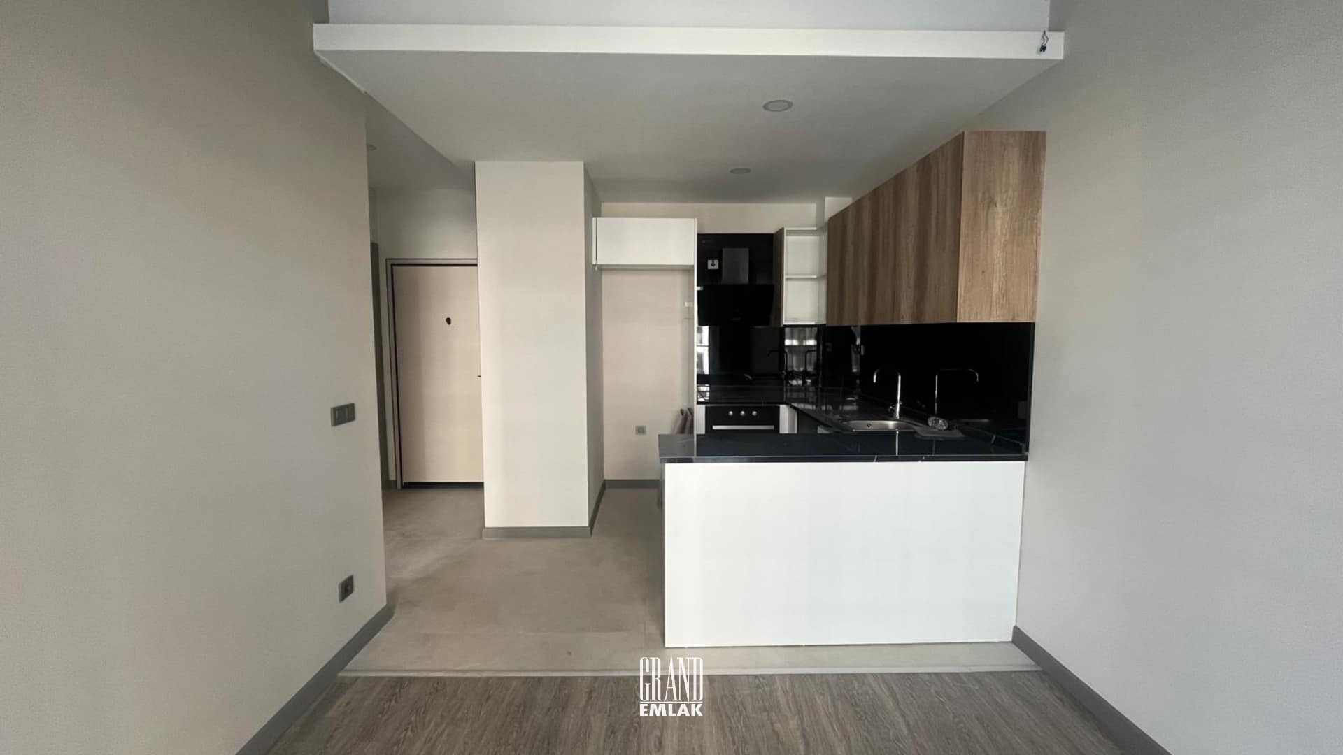 Altıntaş Cross Twins’te Havuz Cepheli 1+1 Satılık Daire (25)