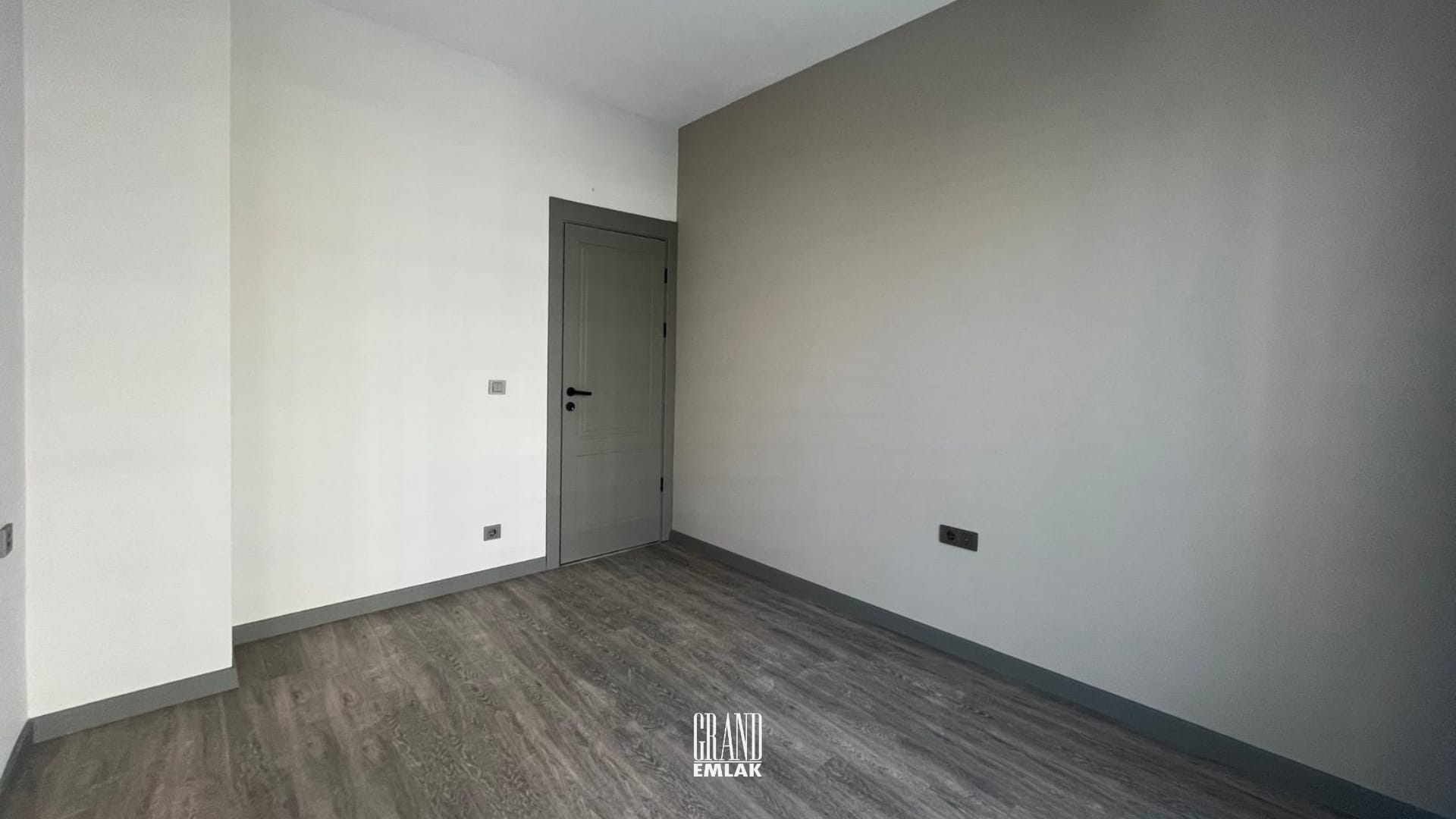 Altıntaş Cross Twins’te Havuz Cepheli 1+1 Satılık Daire (33)