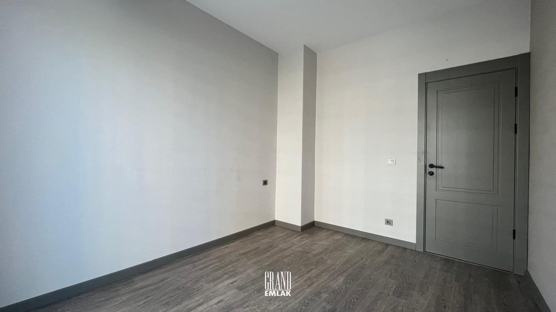 Altıntaş Cross Twins’te Havuz Cepheli 1+1 Satılık Daire (34)