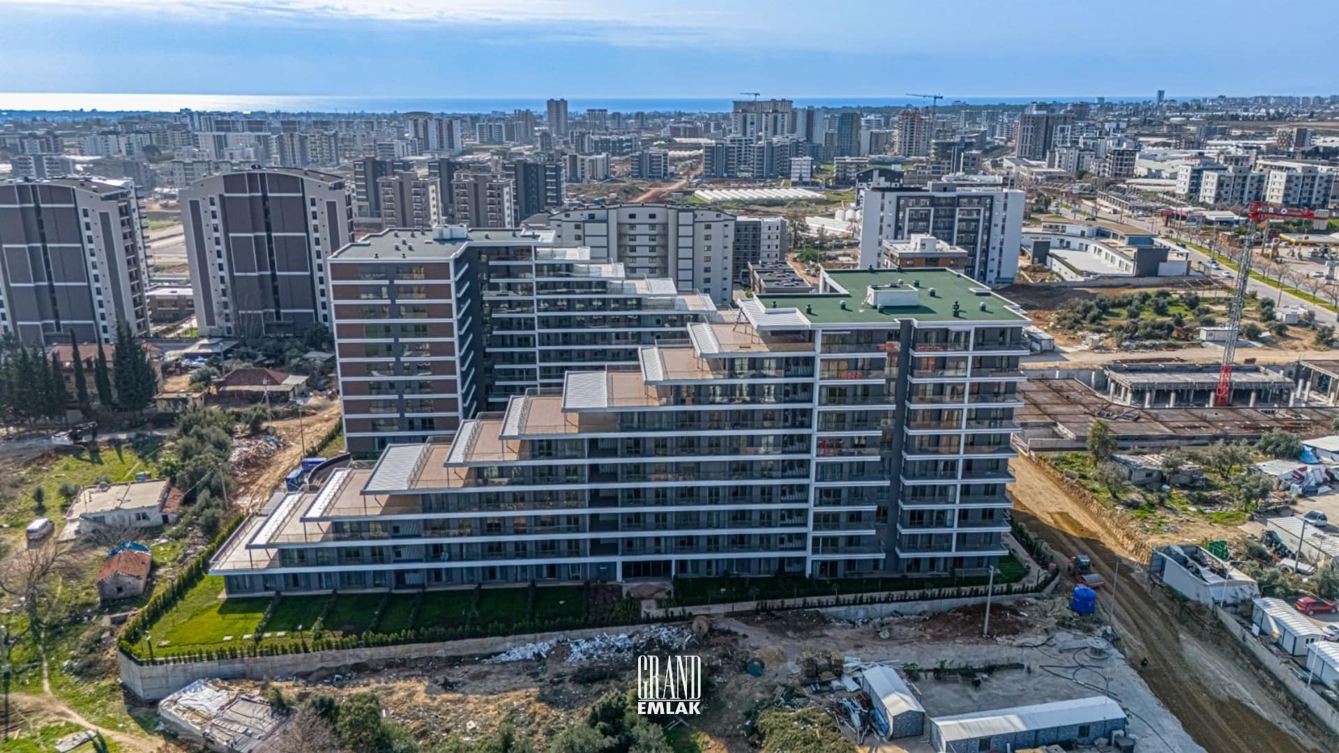 Altıntaş Cross Twins’te Havuz Cepheli 1+1 Satılık Daire (5)