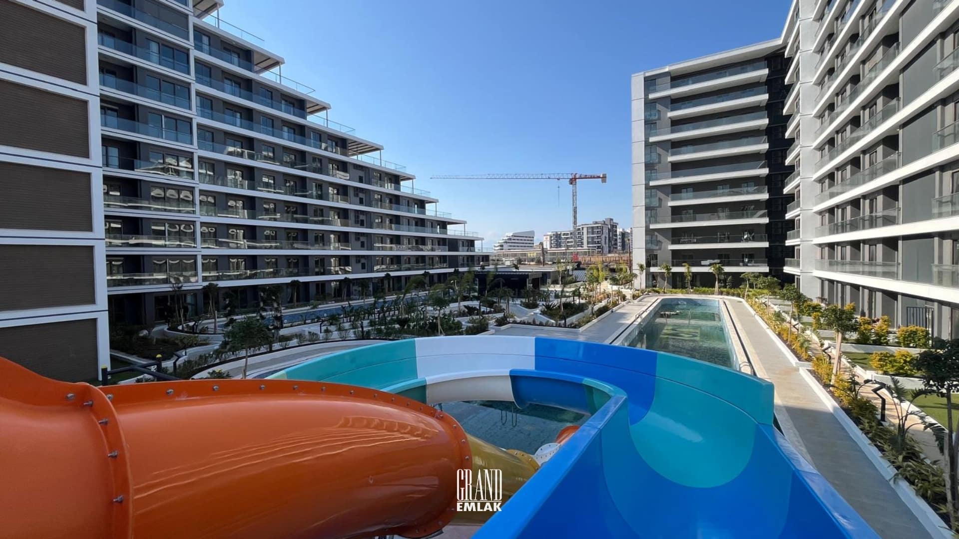 Altıntaş Cross Twins’te Havuz Cepheli 1+1 Satılık Daire (8)