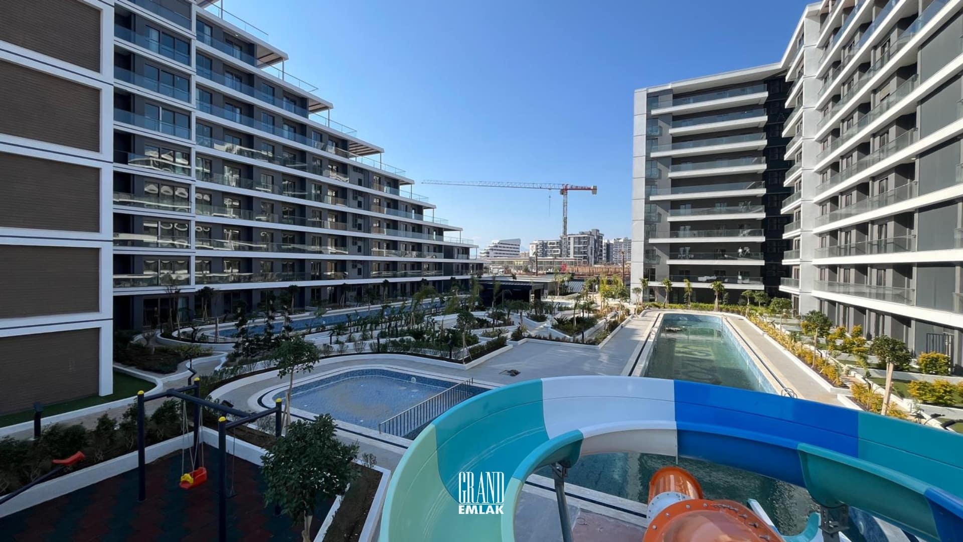 Altıntaş Cross Twins’te Havuz Cepheli 1+1 Satılık Daire (9)