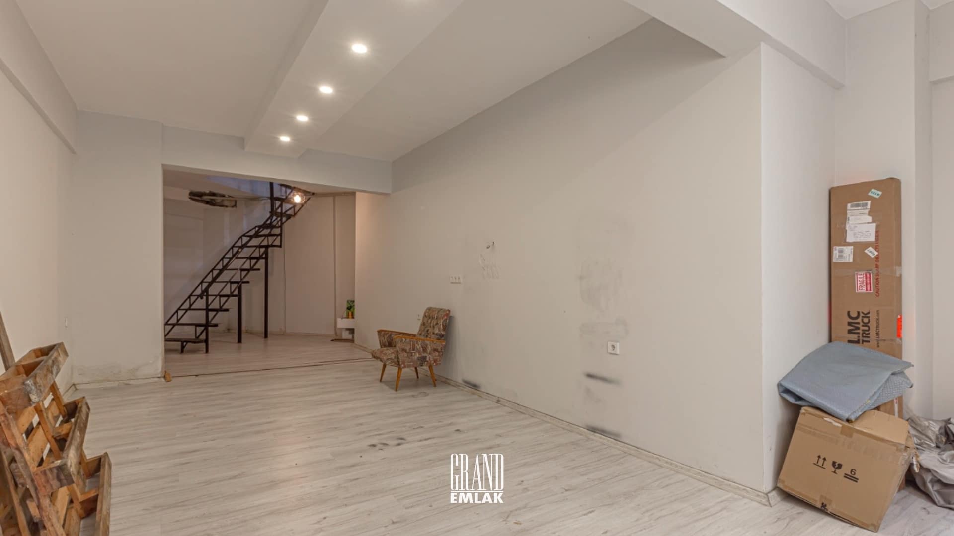 BARINAKLAR’DA İŞYERİ LOGOLU (16)