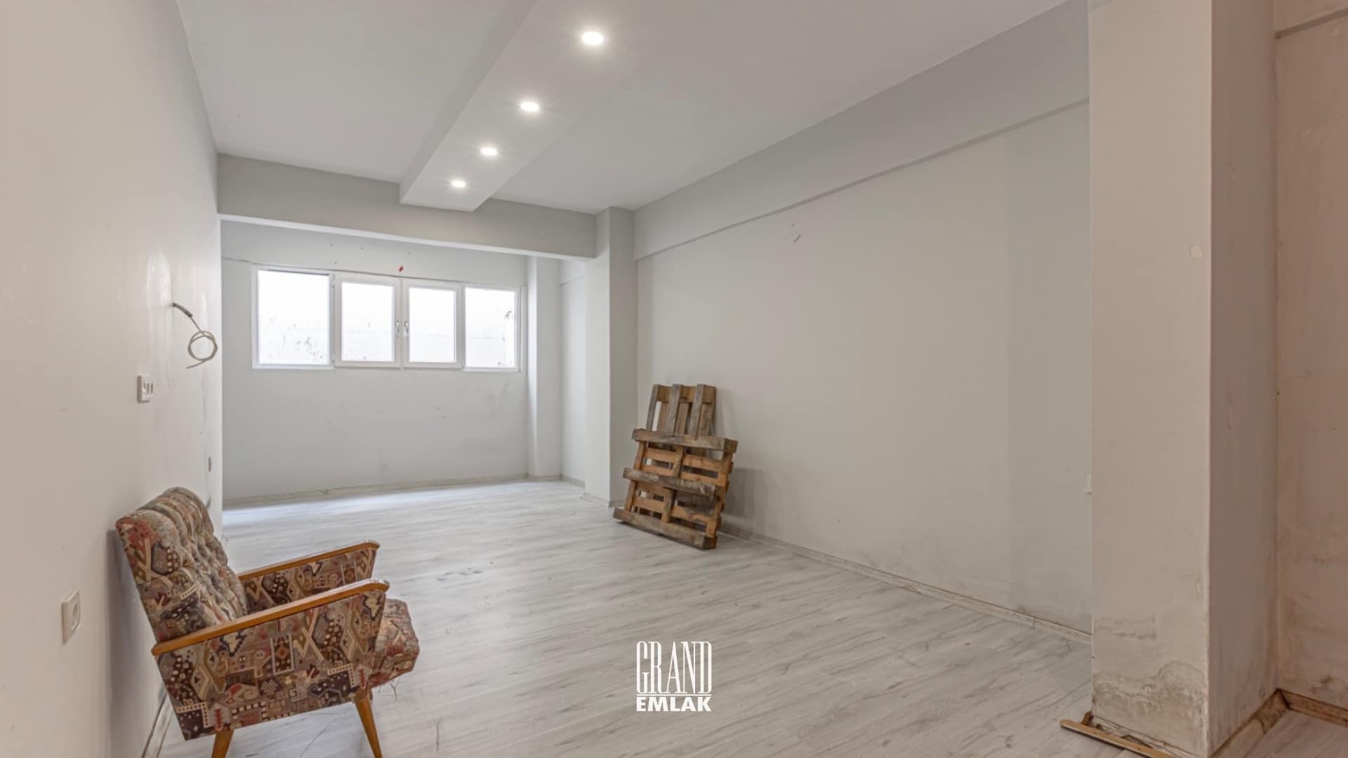 BARINAKLAR’DA İŞYERİ LOGOLU (17)