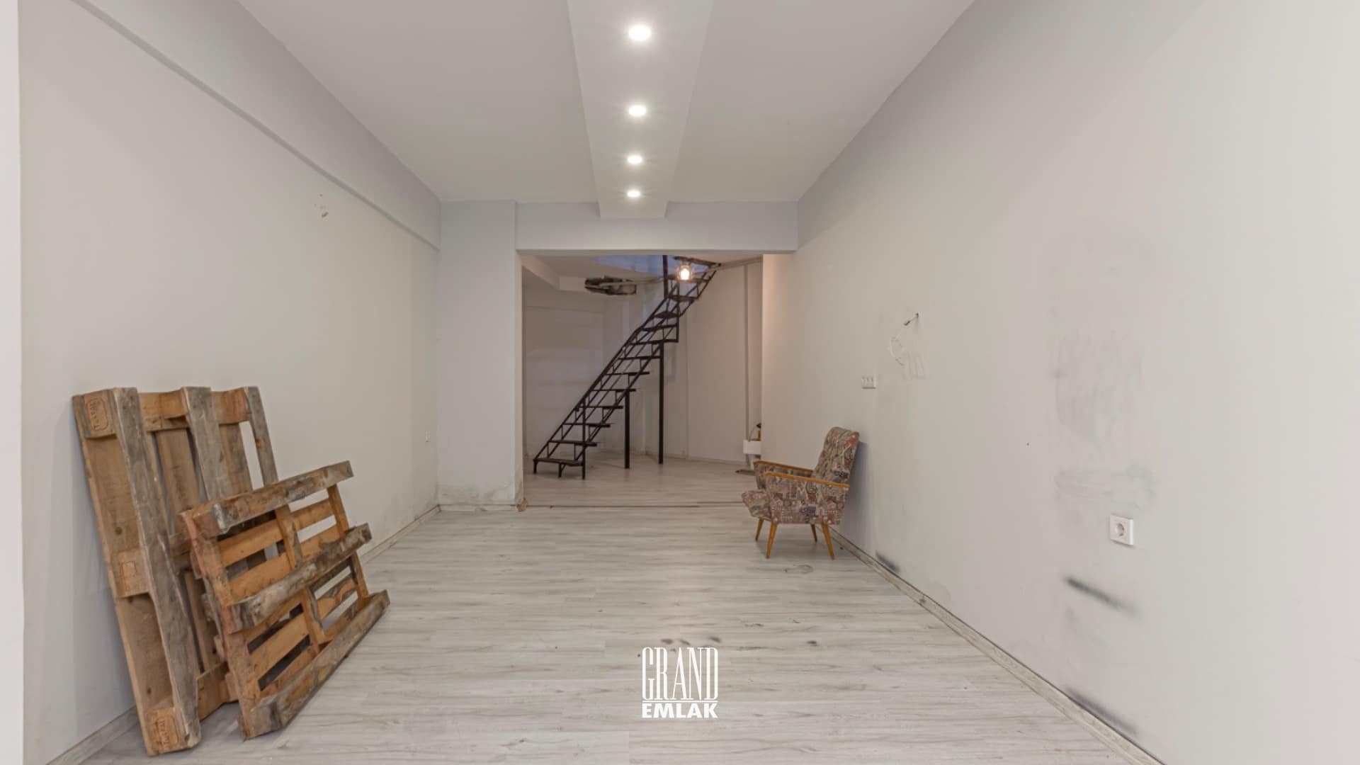 BARINAKLAR’DA İŞYERİ LOGOLU (20)