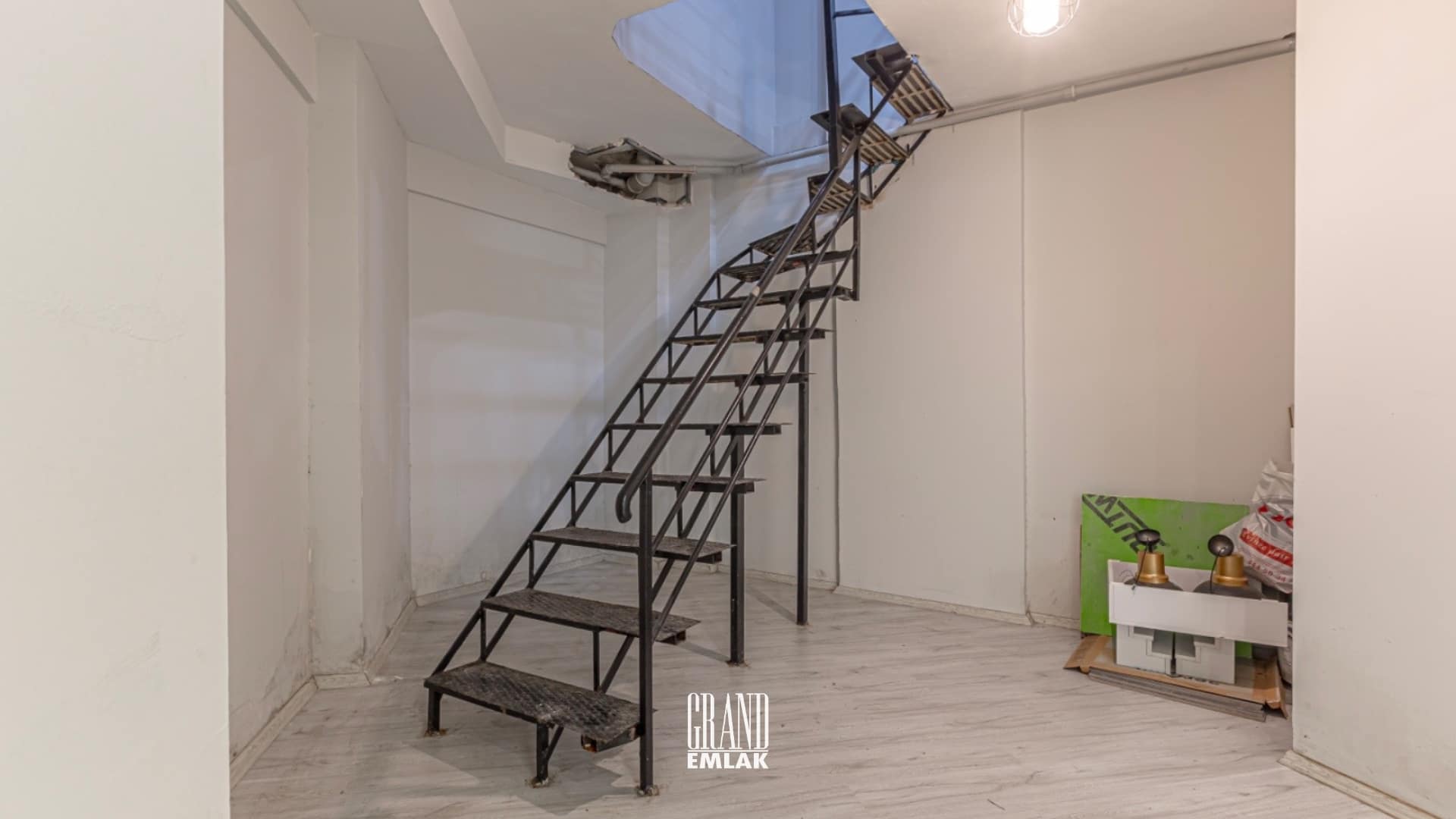 BARINAKLAR’DA İŞYERİ LOGOLU (21)