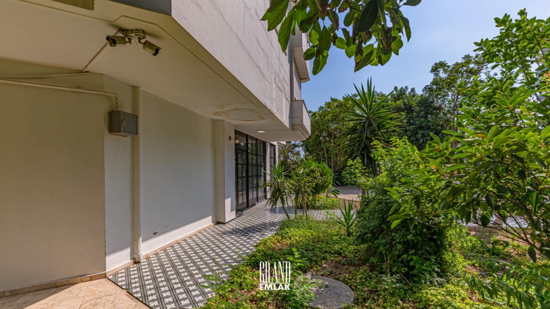 BARINAKLAR’DA İŞYERİ LOGOLU (25)