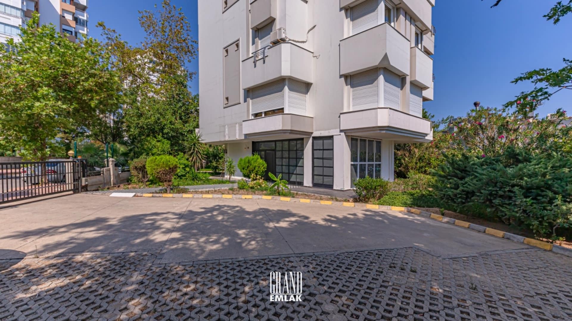 BARINAKLAR’DA İŞYERİ LOGOLU (28)