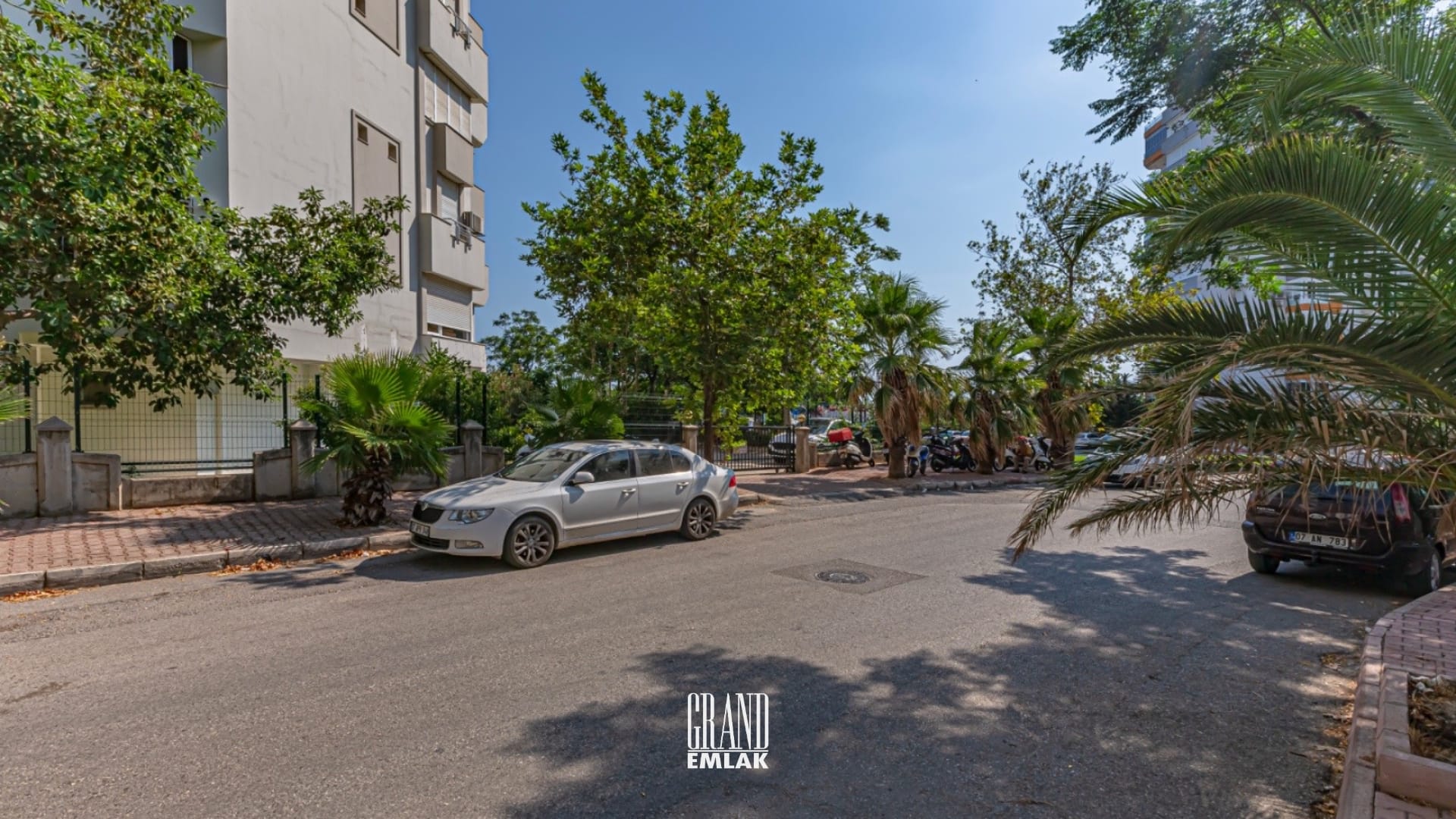 BARINAKLAR’DA İŞYERİ LOGOLU (30)