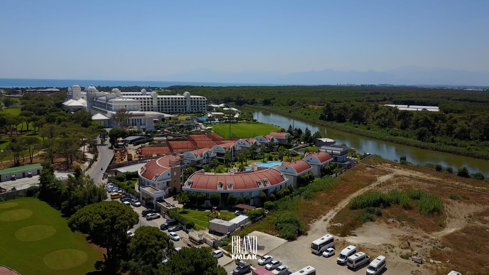Belek’te Ultra Lüks Site İçerisinde 3+1 Satılık Dubleks Daire logolu (3)
